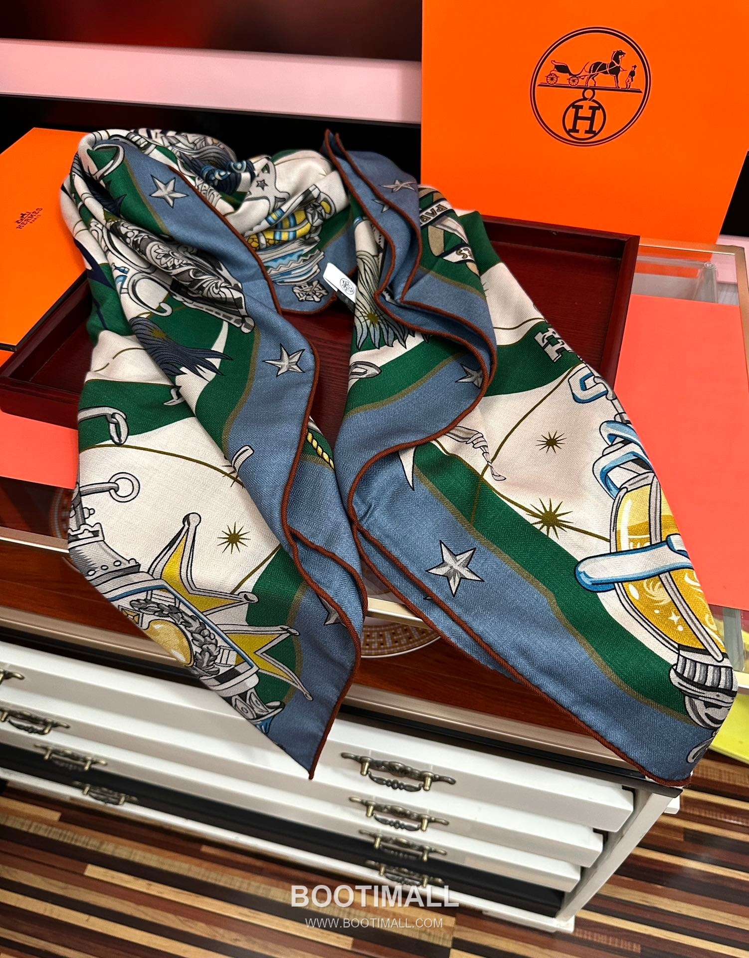 Hermes Starry Chorus Square Silk, Velvet Scarf 에르메스 스타리 코러스 스퀘어 실크, 벨벳 스카프 140CM 4