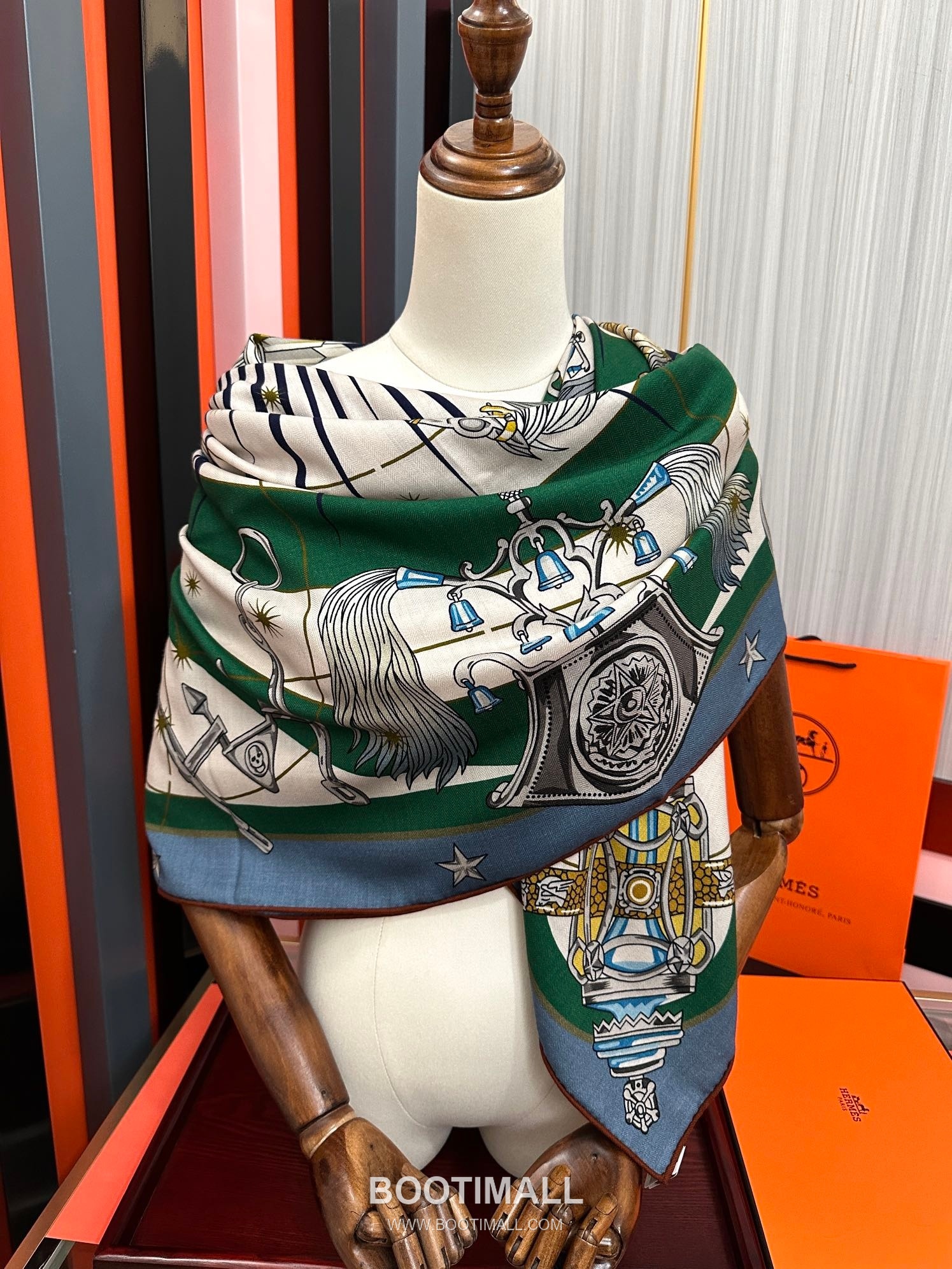 Hermes Starry Chorus Square Silk, Velvet Scarf 에르메스 스타리 코러스 스퀘어 실크, 벨벳 스카프 140CM 9