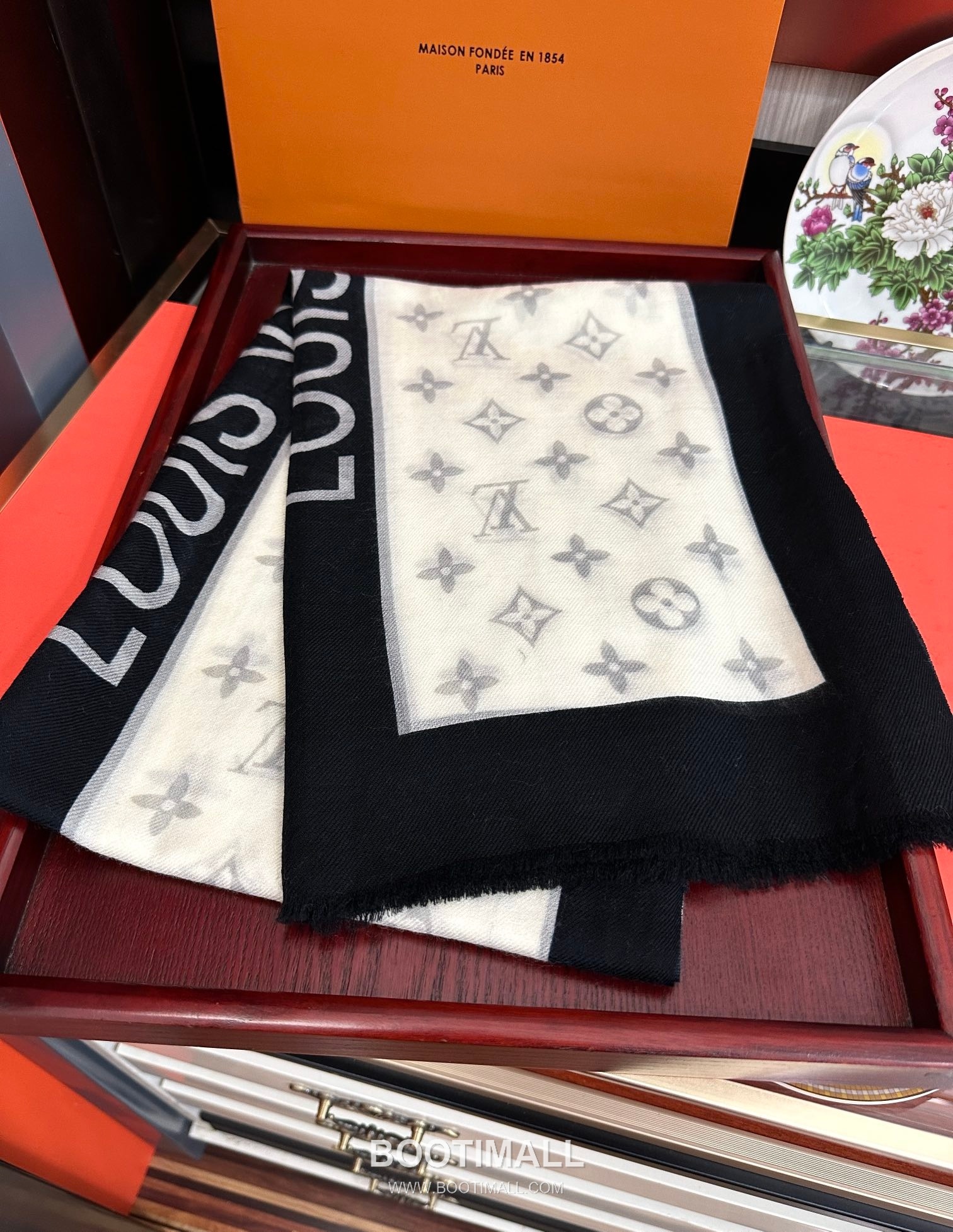 Loewe Double-Face Ring Jacquard Wrap Cashmere Scarf 로에베 더블페이스 링 자카드 랩 캐시미어 스카프 200CM 3