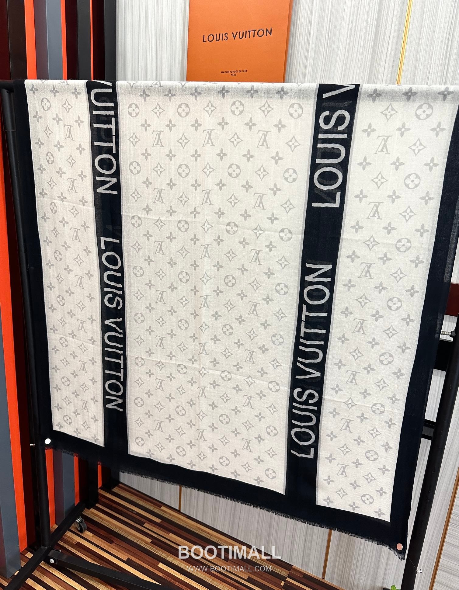 Loewe Double-Face Ring Jacquard Wrap Cashmere Scarf 로에베 더블페이스 링 자카드 랩 캐시미어 스카프 200CM 8