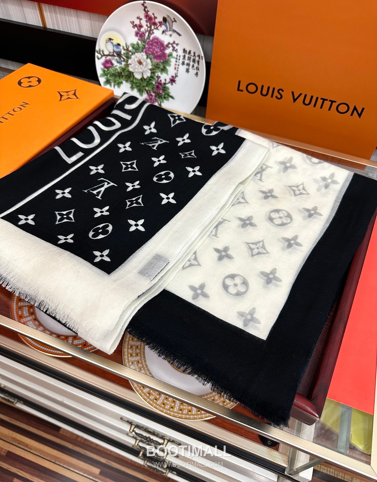 Loewe Double-Face Ring Jacquard Wrap Cashmere Scarf 로에베 더블페이스 링 자카드 랩 캐시미어 스카프 200cm 2