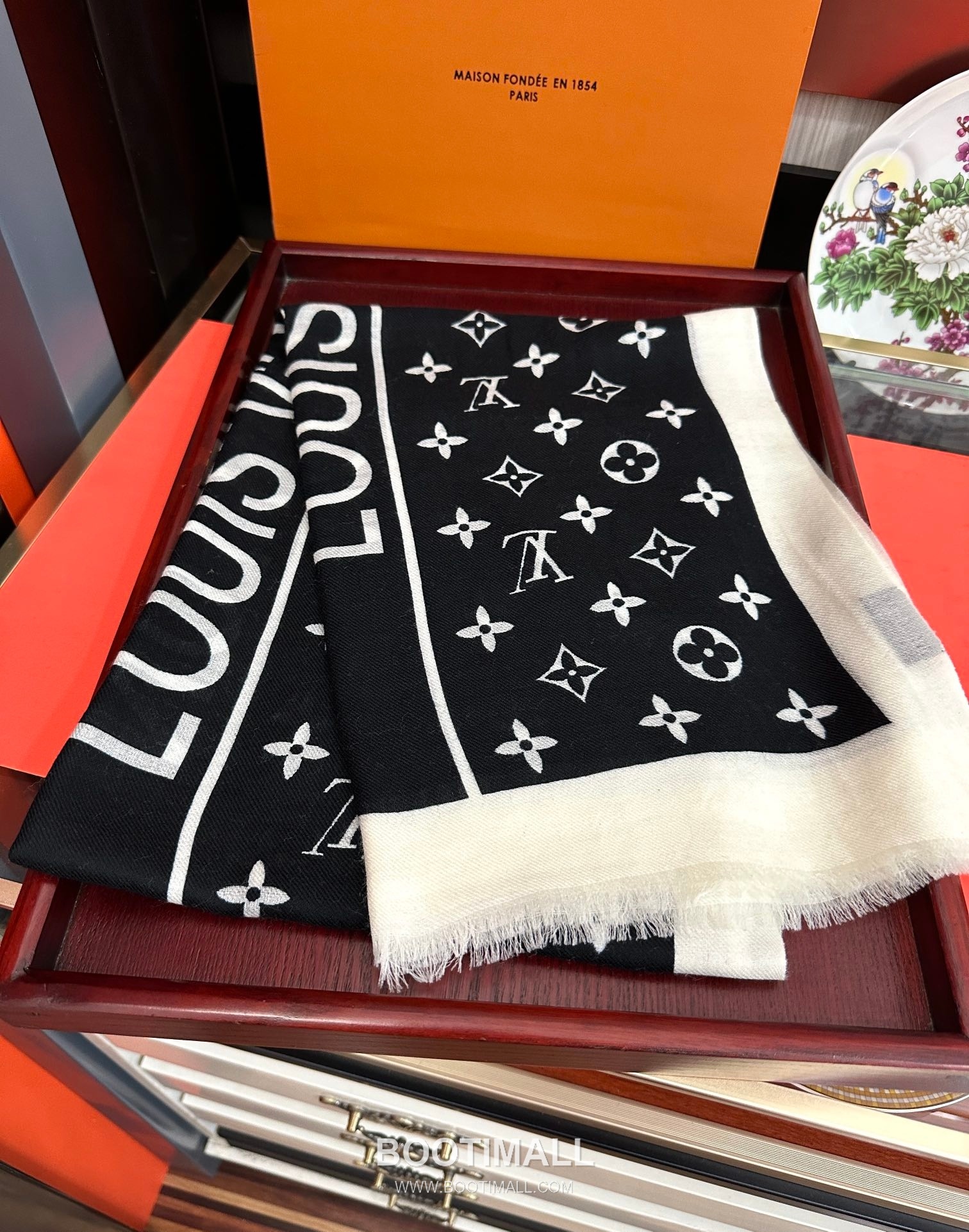 Loewe Double-Face Ring Jacquard Wrap Cashmere Scarf 로에베 더블페이스 링 자카드 랩 캐시미어 스카프 200cm 3
