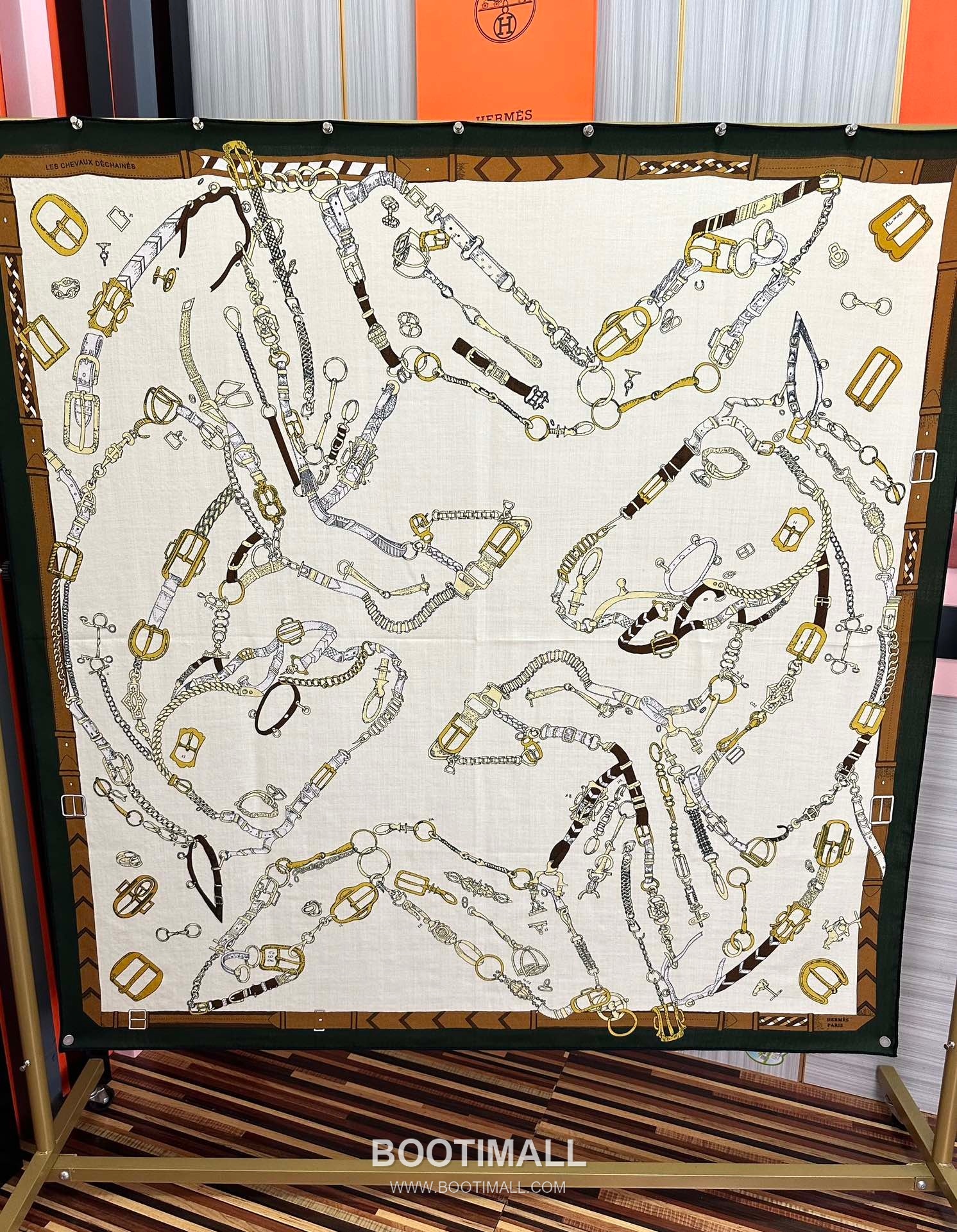 Reversible Tone-on-Tone Square Cashmere Silk Blend Scarf 리버서블 톤온톤 스퀘어 캐시미어 실크 블렌드 스카프 140CM 7