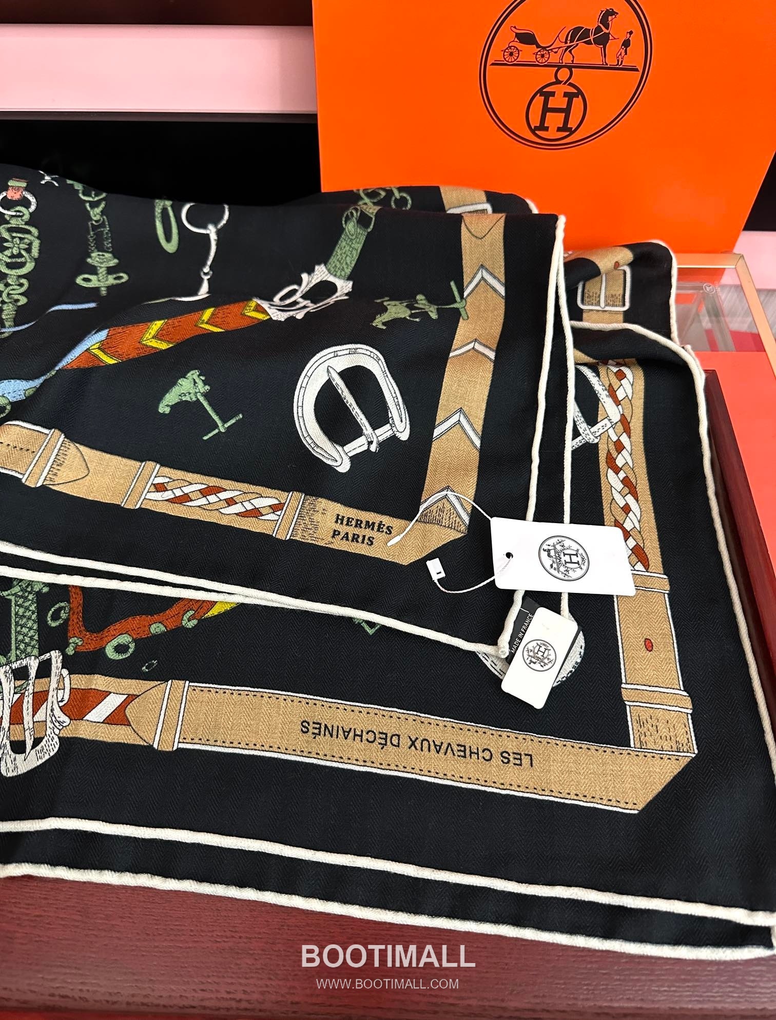 Reversible Tone-on-Tone Square Cashmere Silk Blend Scarf 리버서블 톤온톤 스퀘어 캐시미어 실크 블렌드 스카프 140cm 6