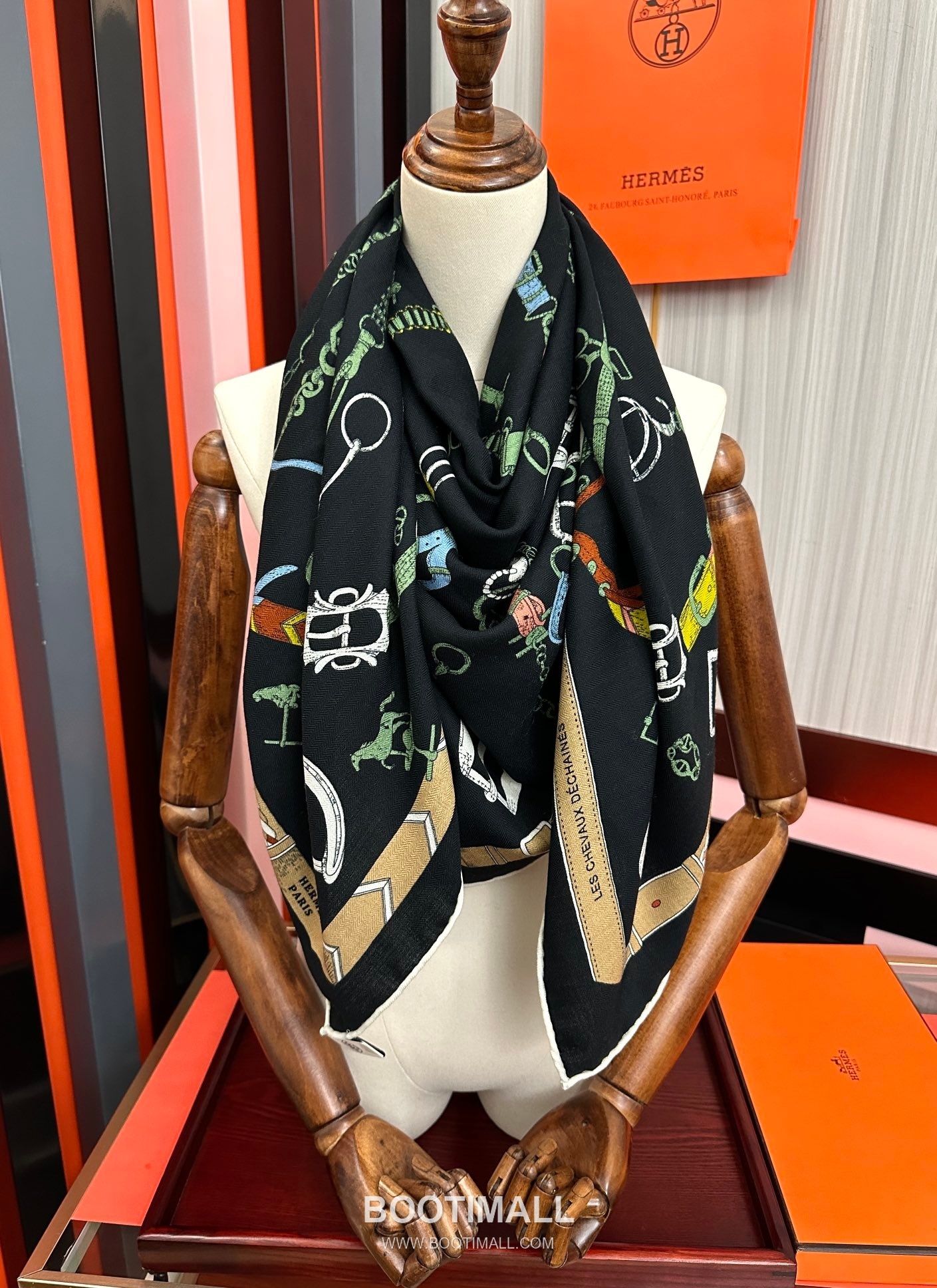 Reversible Tone-on-Tone Square Cashmere Silk Blend Scarf 리버서블 톤온톤 스퀘어 캐시미어 실크 블렌드 스카프 140cm 8