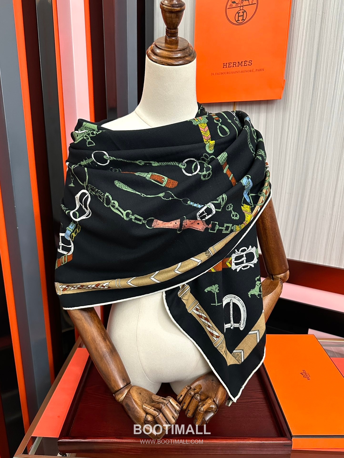 Reversible Tone-on-Tone Square Cashmere Silk Blend Scarf 리버서블 톤온톤 스퀘어 캐시미어 실크 블렌드 스카프 140cm 9