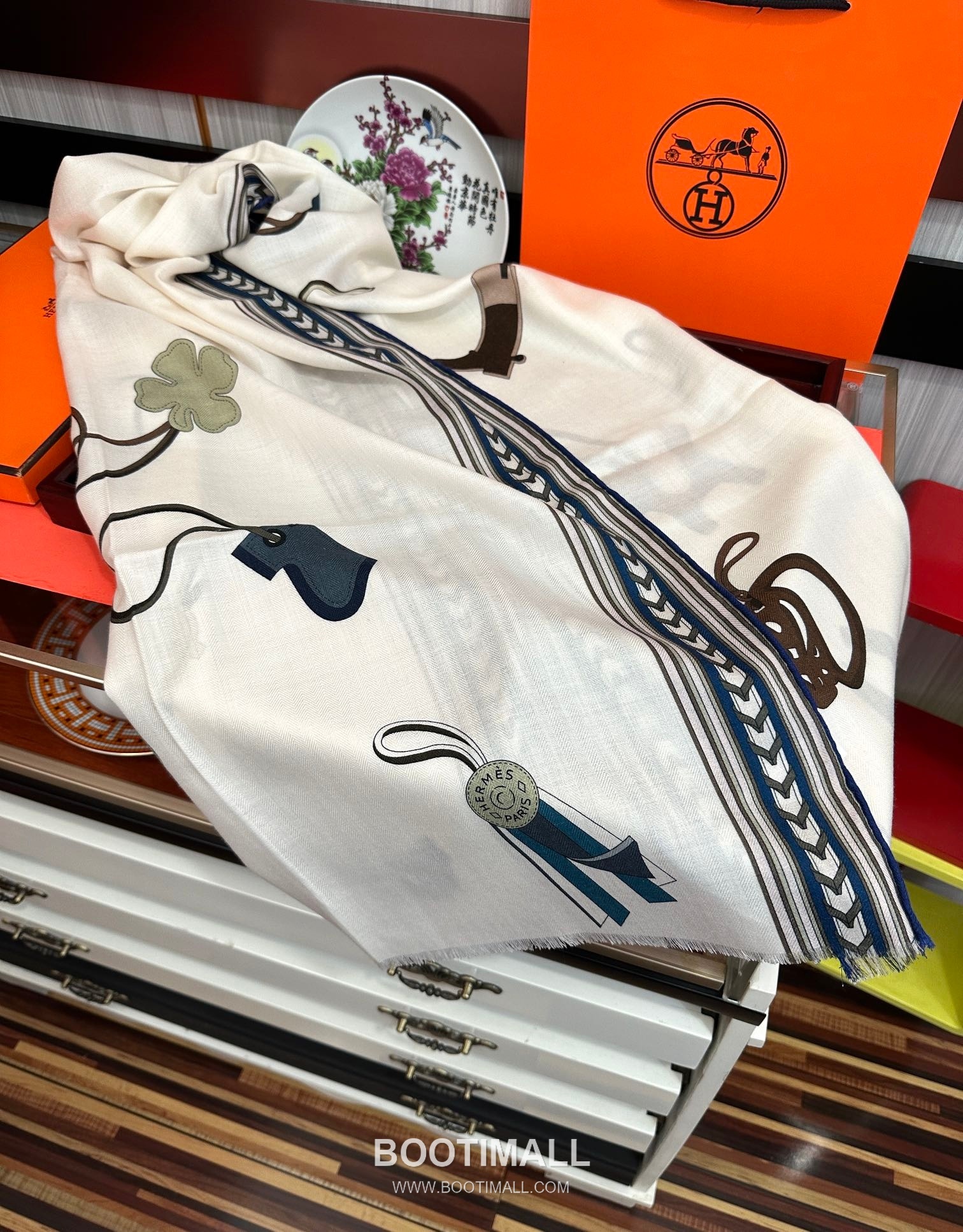 Reversible Tone-on-Tone Print Cashmere Scarf 리버서블 톤온톤 프린트 캐시미어 스카프 185CM 4