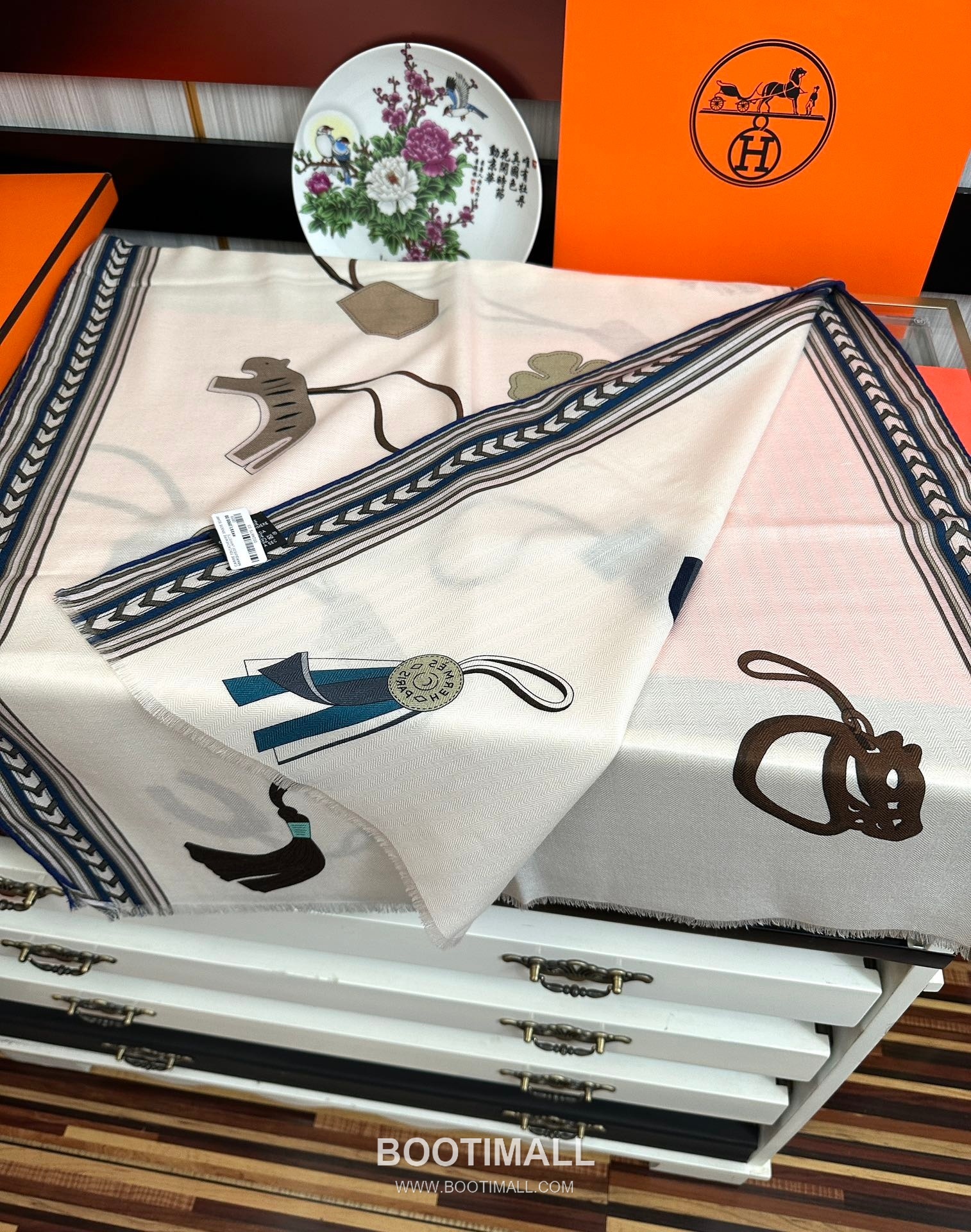 Reversible Tone-on-Tone Print Cashmere Scarf 리버서블 톤온톤 프린트 캐시미어 스카프 185CM 5