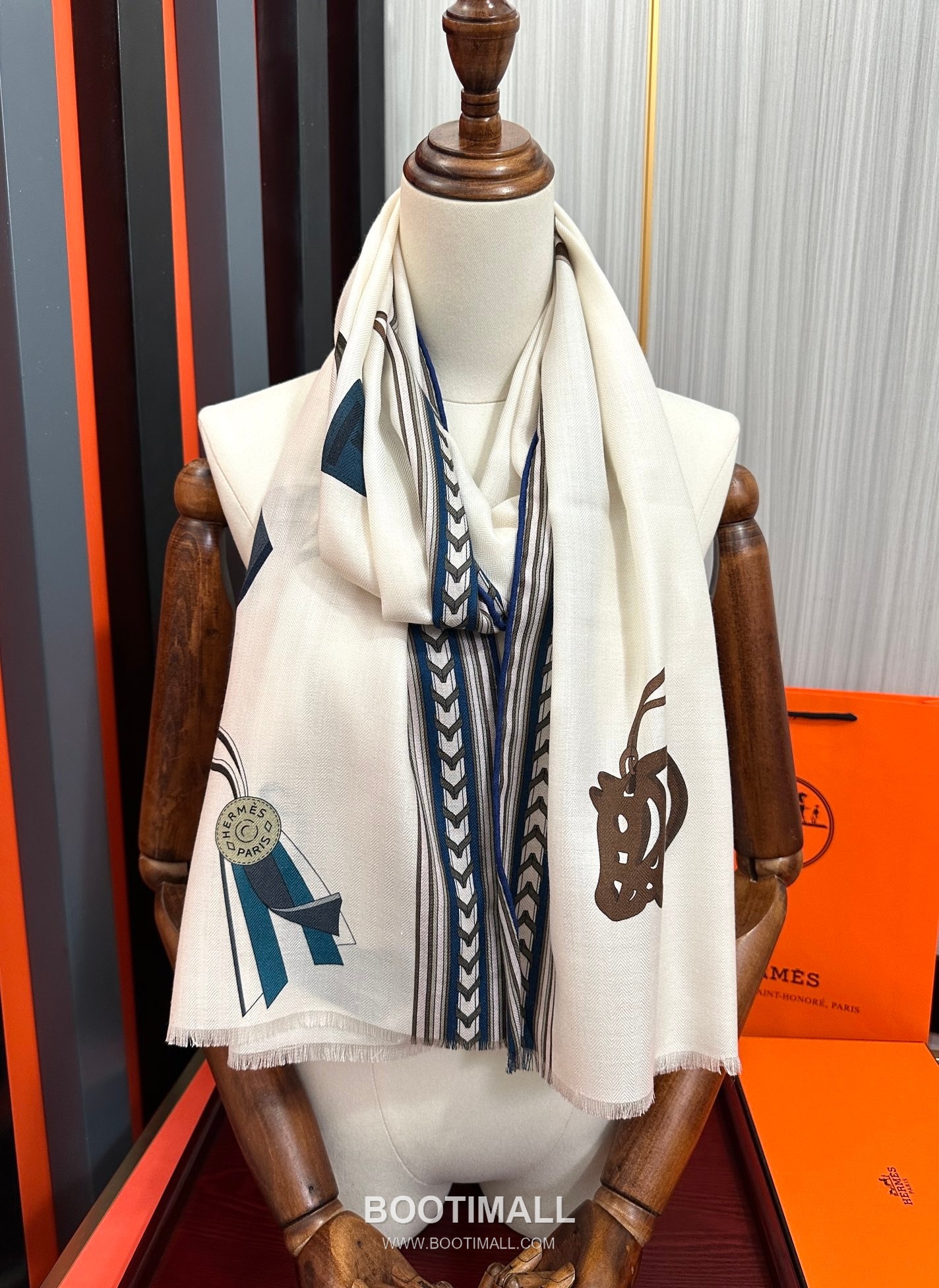 Reversible Tone-on-Tone Print Cashmere Scarf 리버서블 톤온톤 프린트 캐시미어 스카프 185CM 8