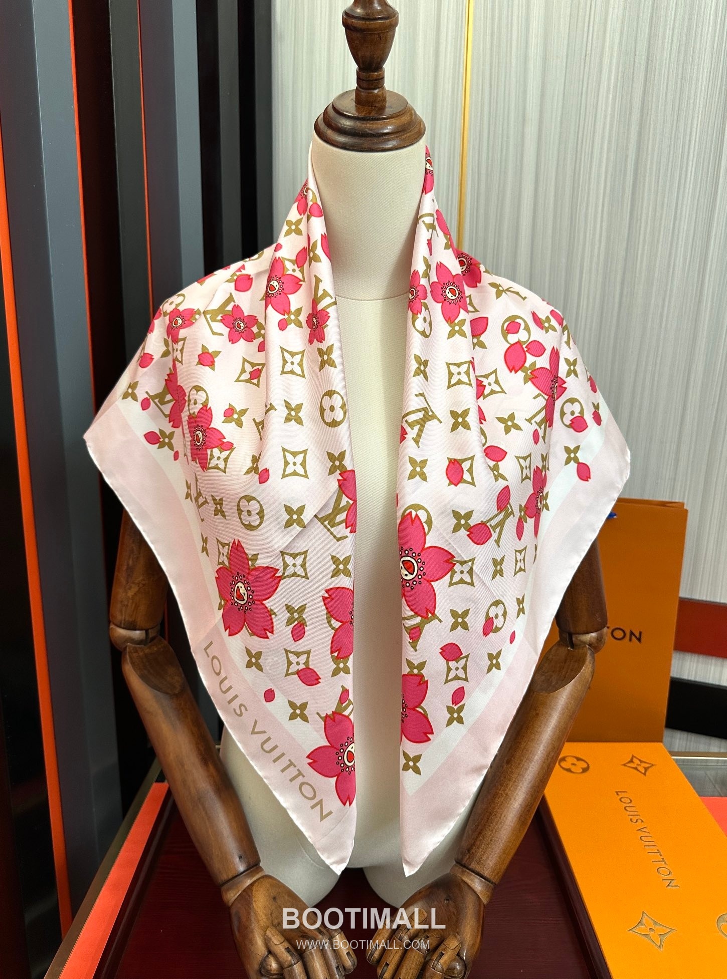 Loewe Sunflower 90 Square Silk Scarf 로에베 선플라워 90 스퀘어 실크 스카프 90cm 9
