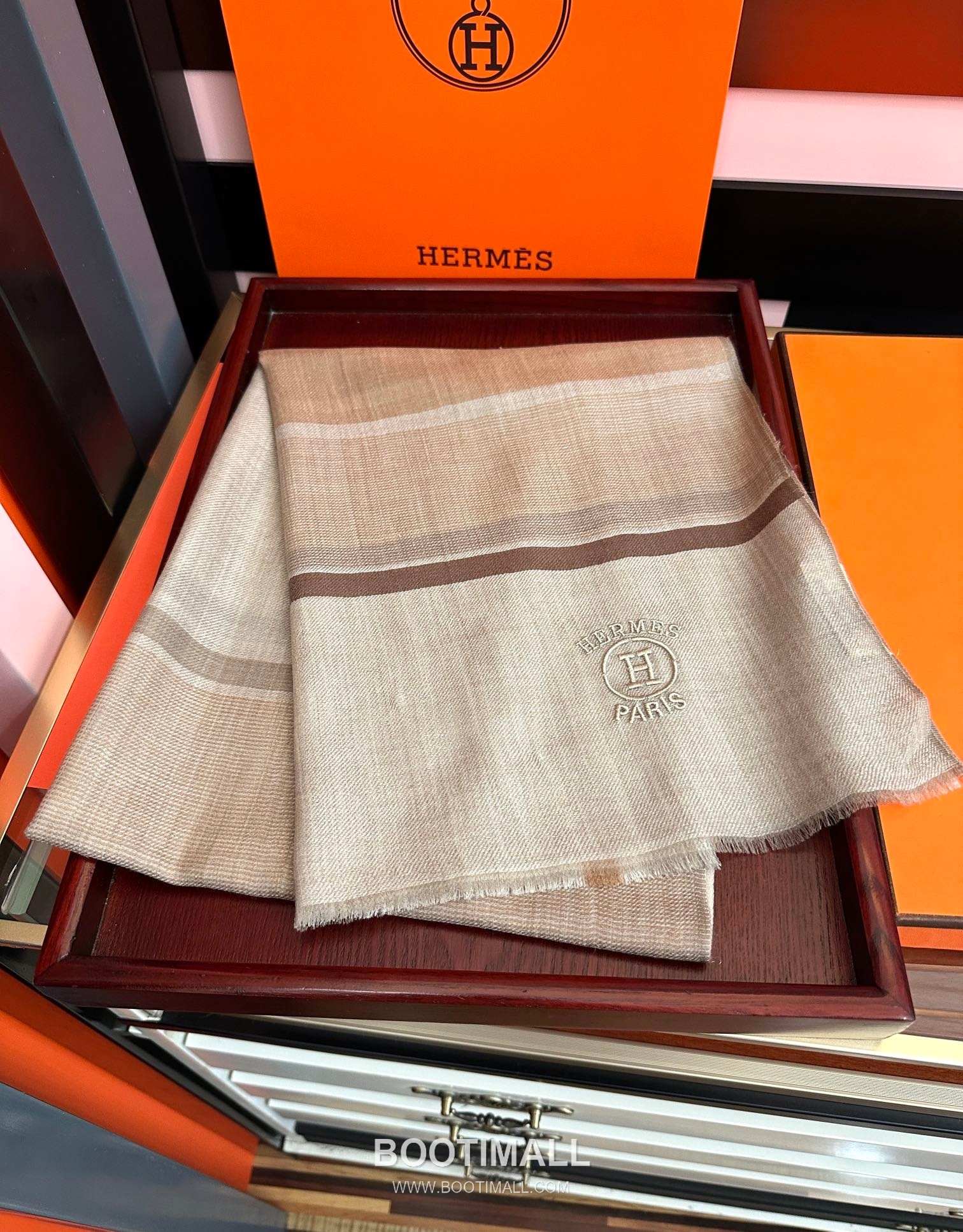 Balenciaga Classic 200CM Wrap Goat Cashmere Scarf 발렌시아가 클래식 200CM 랩 염소 캐시미어 스카프 200CM 3