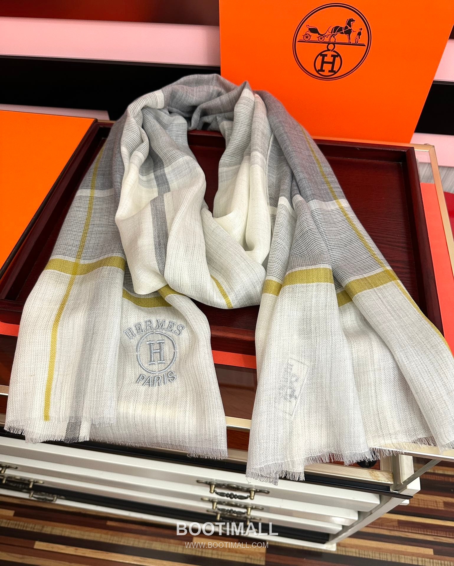 Balenciaga Classic 200CM Wrap Goat Cashmere Scarf 발렌시아가 클래식 200CM 랩 염소 캐시미어 스카프 200cm 4