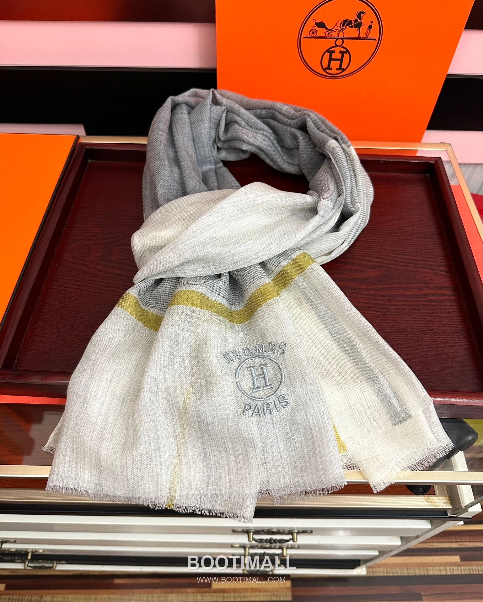 Balenciaga Classic 200CM Wrap Goat Cashmere Scarf 발렌시아가 클래식 200CM 랩 염소 캐시미어 스카프 200cm 5