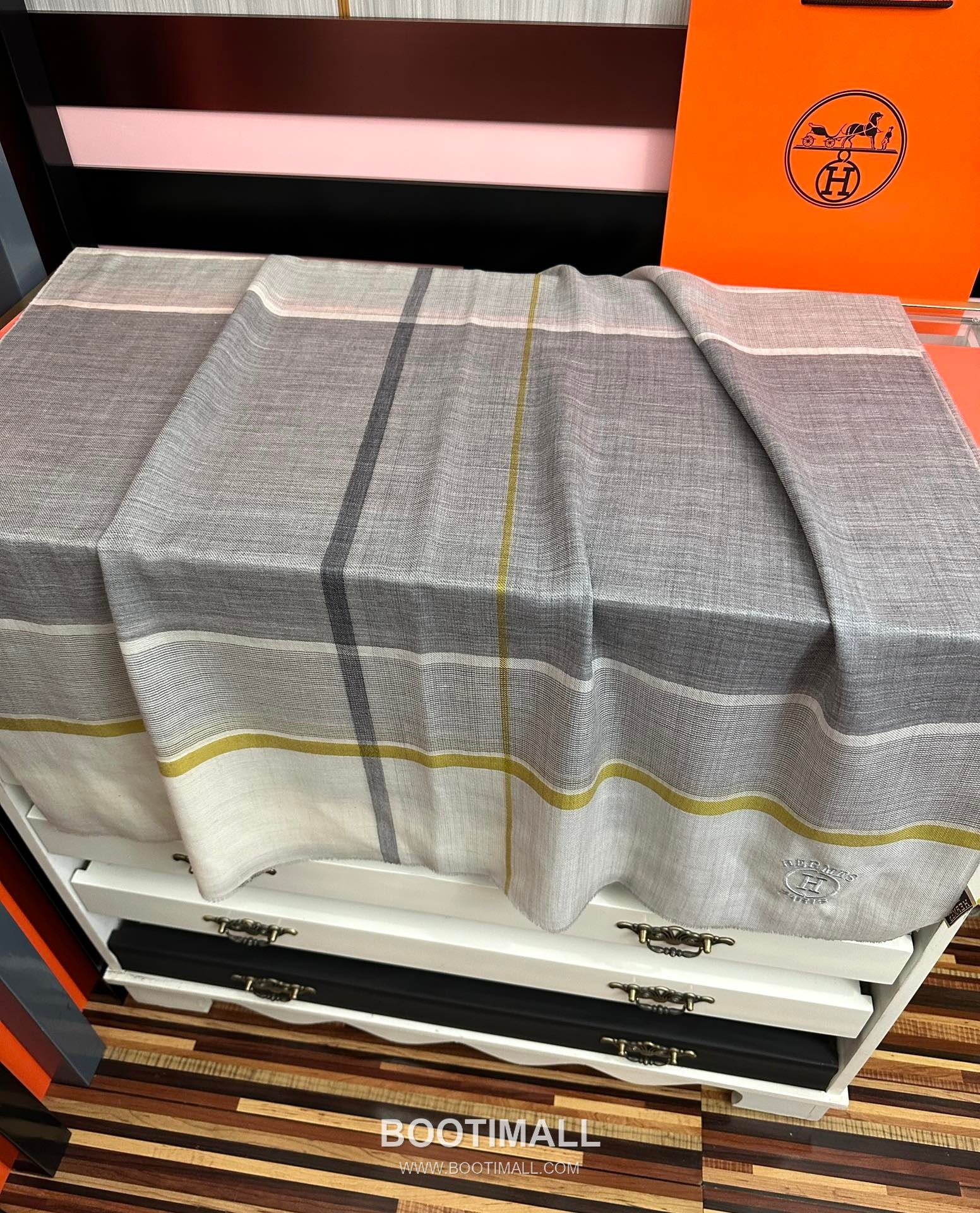 Balenciaga Classic 200CM Wrap Goat Cashmere Scarf 발렌시아가 클래식 200CM 랩 염소 캐시미어 스카프 200cm 7