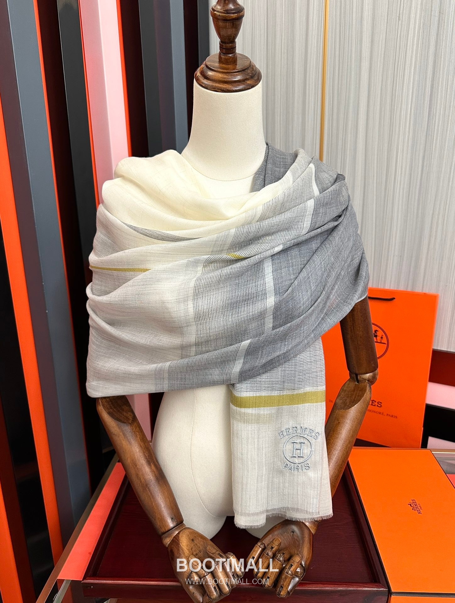 Balenciaga Classic 200CM Wrap Goat Cashmere Scarf 발렌시아가 클래식 200CM 랩 염소 캐시미어 스카프 200cm 9