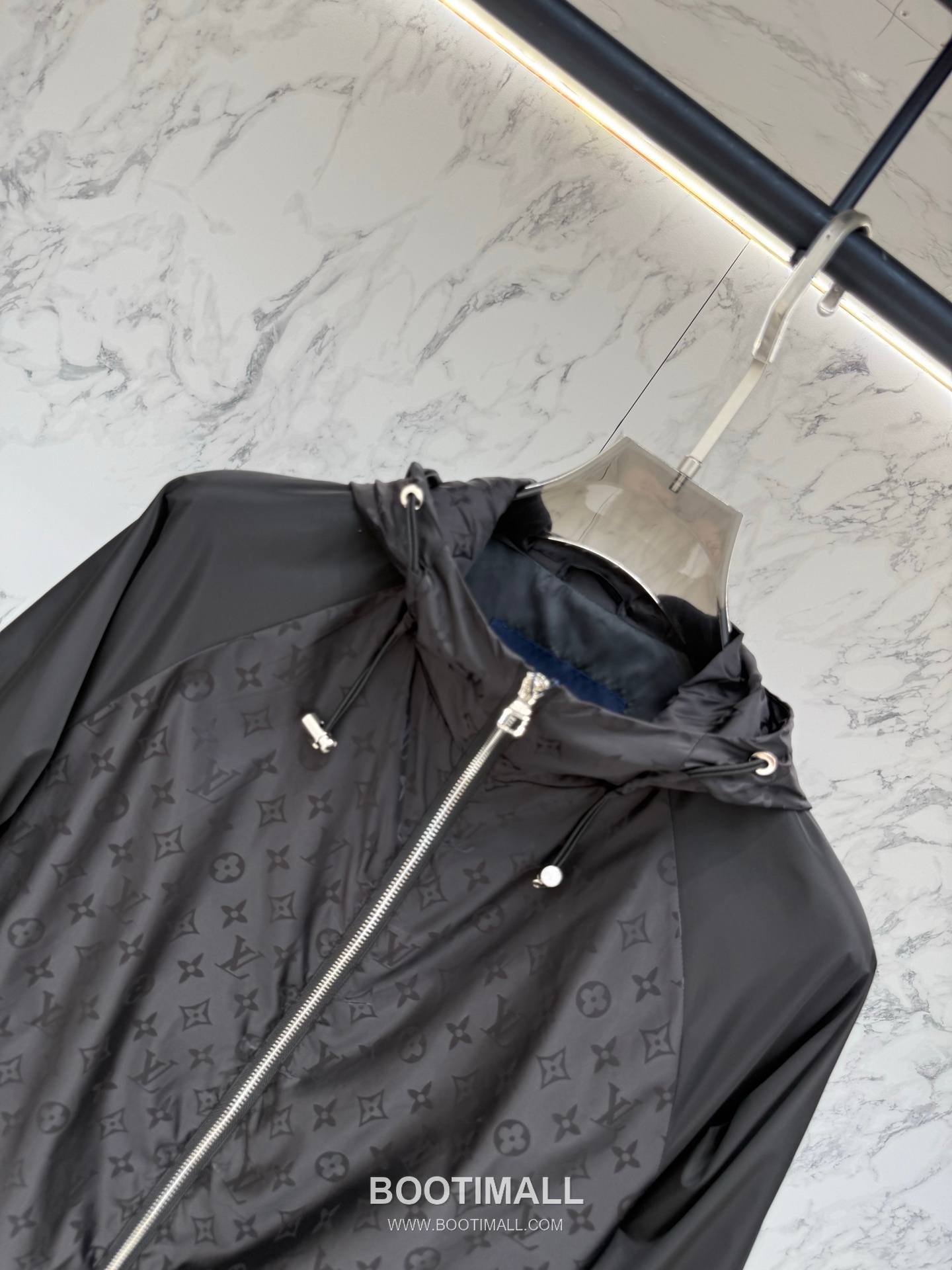 Louis Vuitton Monogram Hooded Jacket Black 루이비통 모노그램 후드 재킷 블랙 4