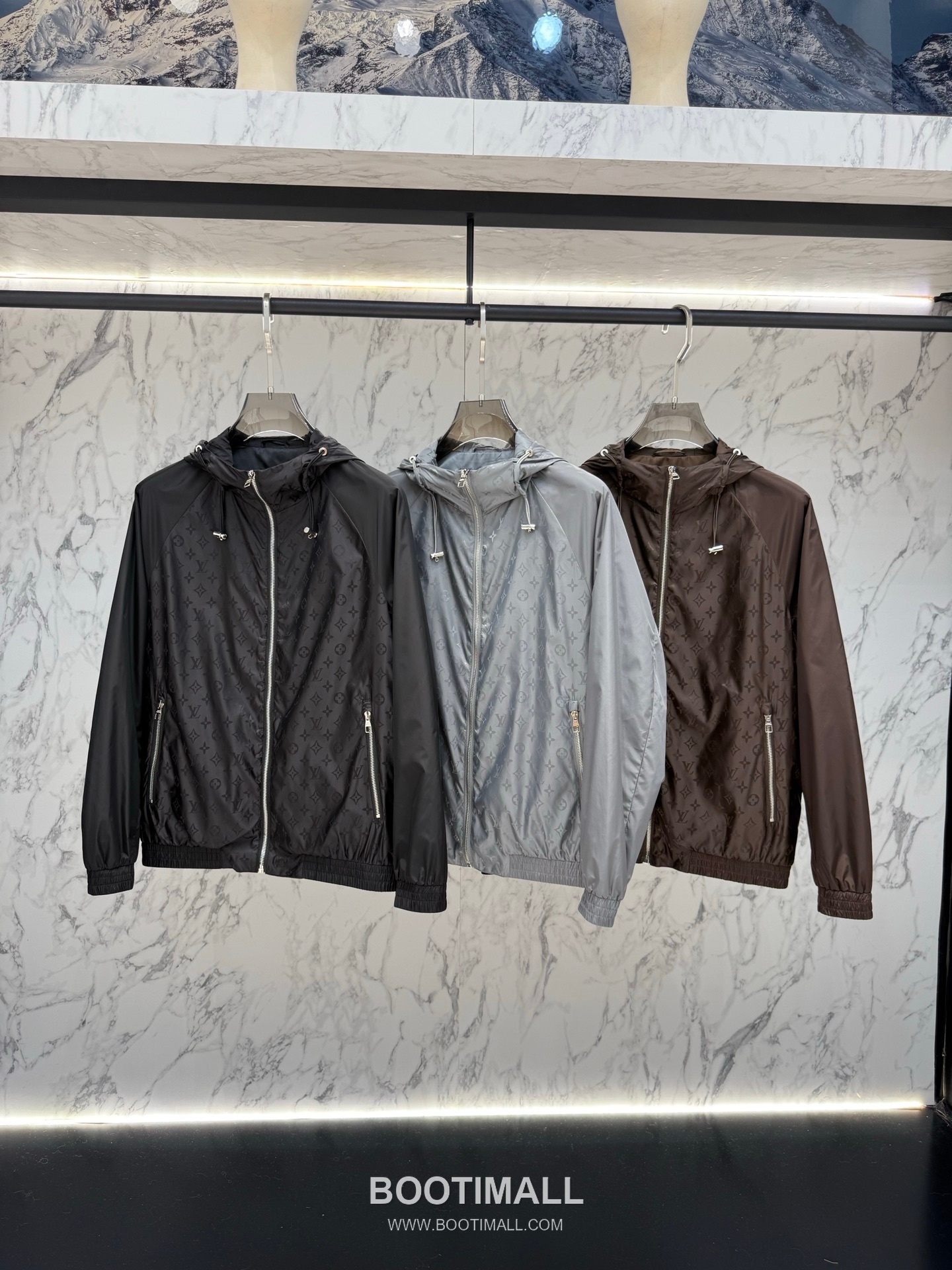 Louis Vuitton Monogram Hooded Jacket Black 루이비통 모노그램 후드 재킷 블랙 2