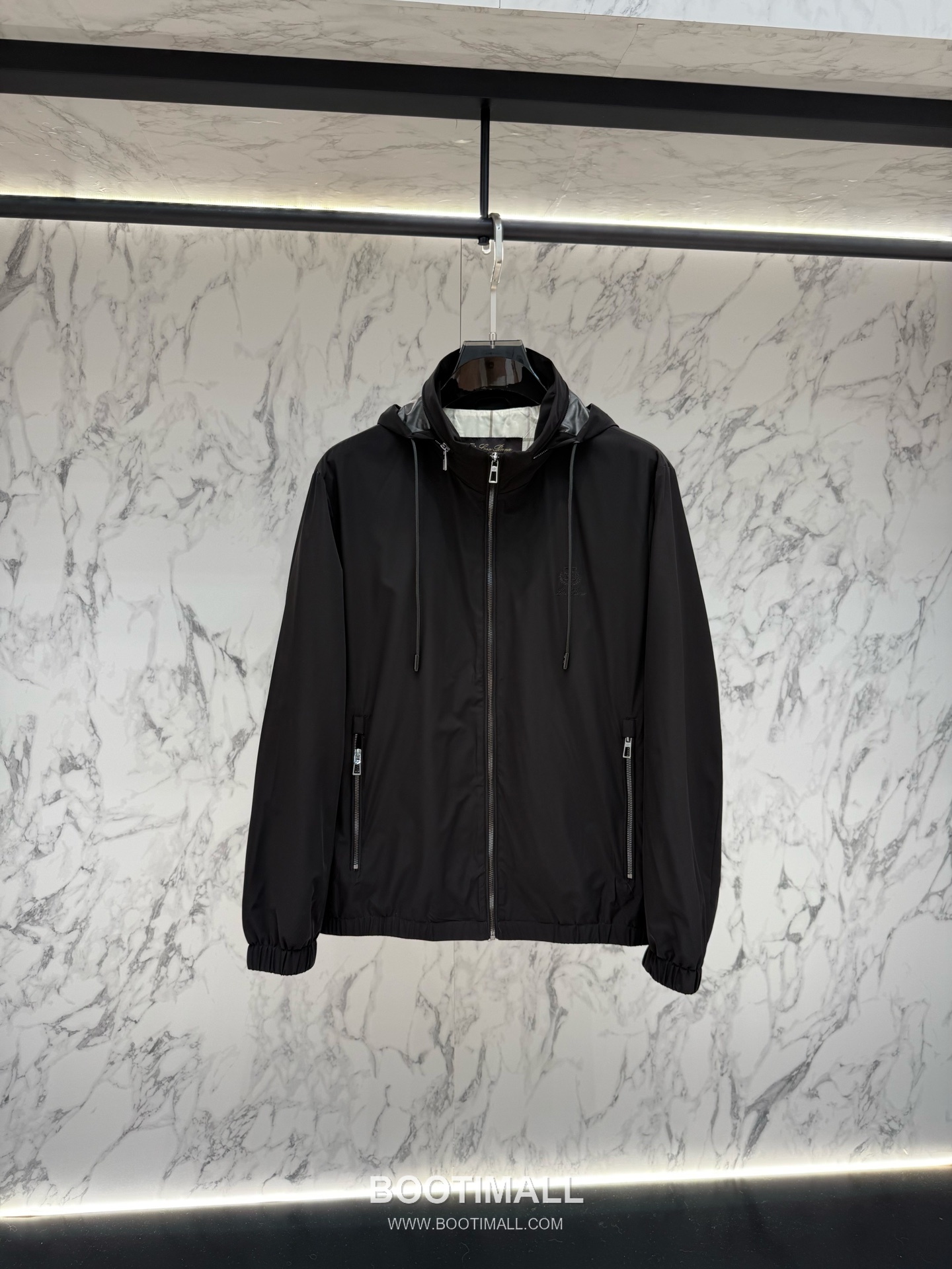 Loro Piana Spring Tailored Hooded Outerwear Black Windbreaker 로로피아나 스프링 테일러드 후드 아우터 블랙 바람막이 1