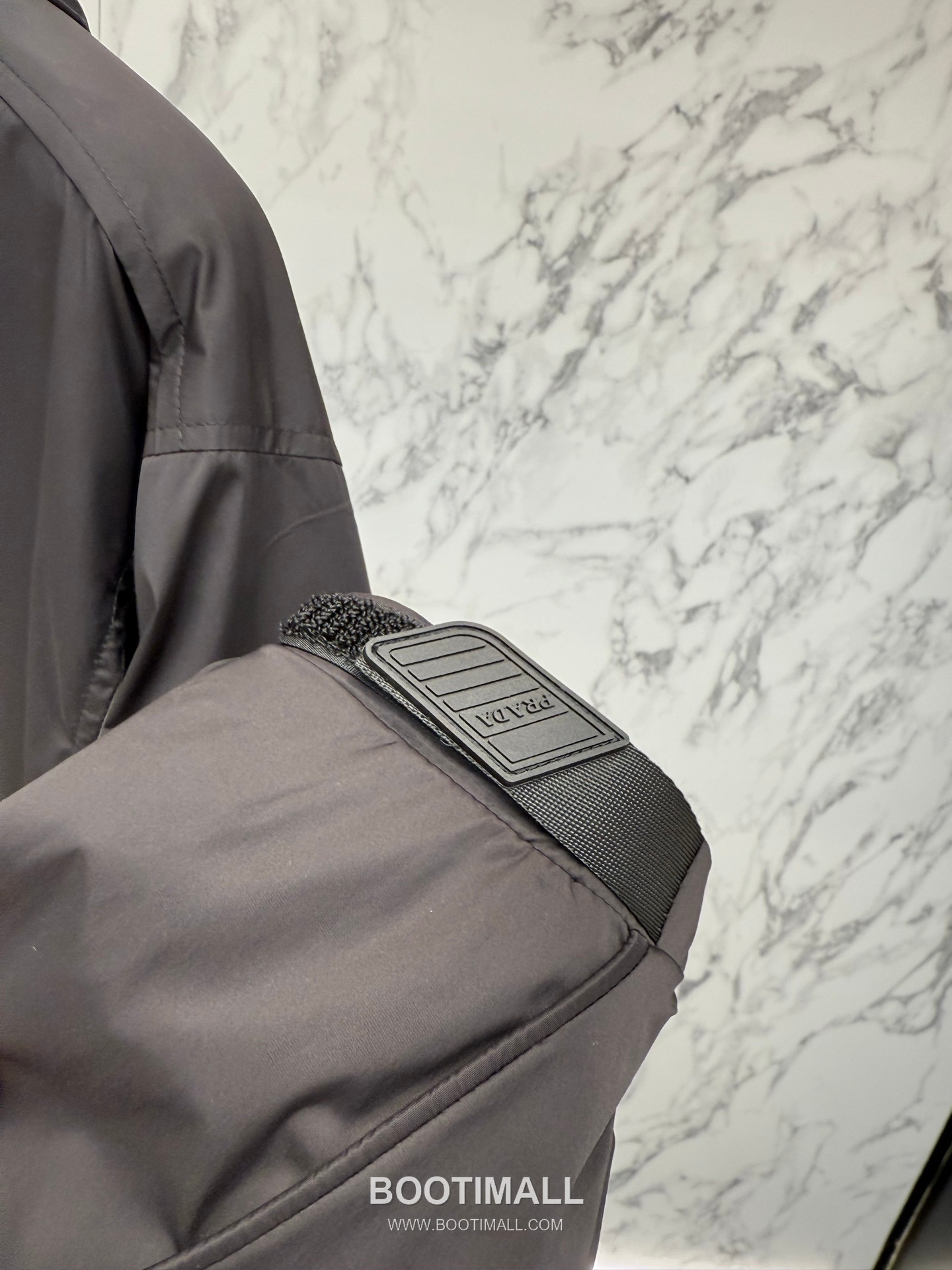 Prada Triangle Logo Hooded Jacket Gray 프라다 트라이앵글 로고 후드 재킷 그레이 8