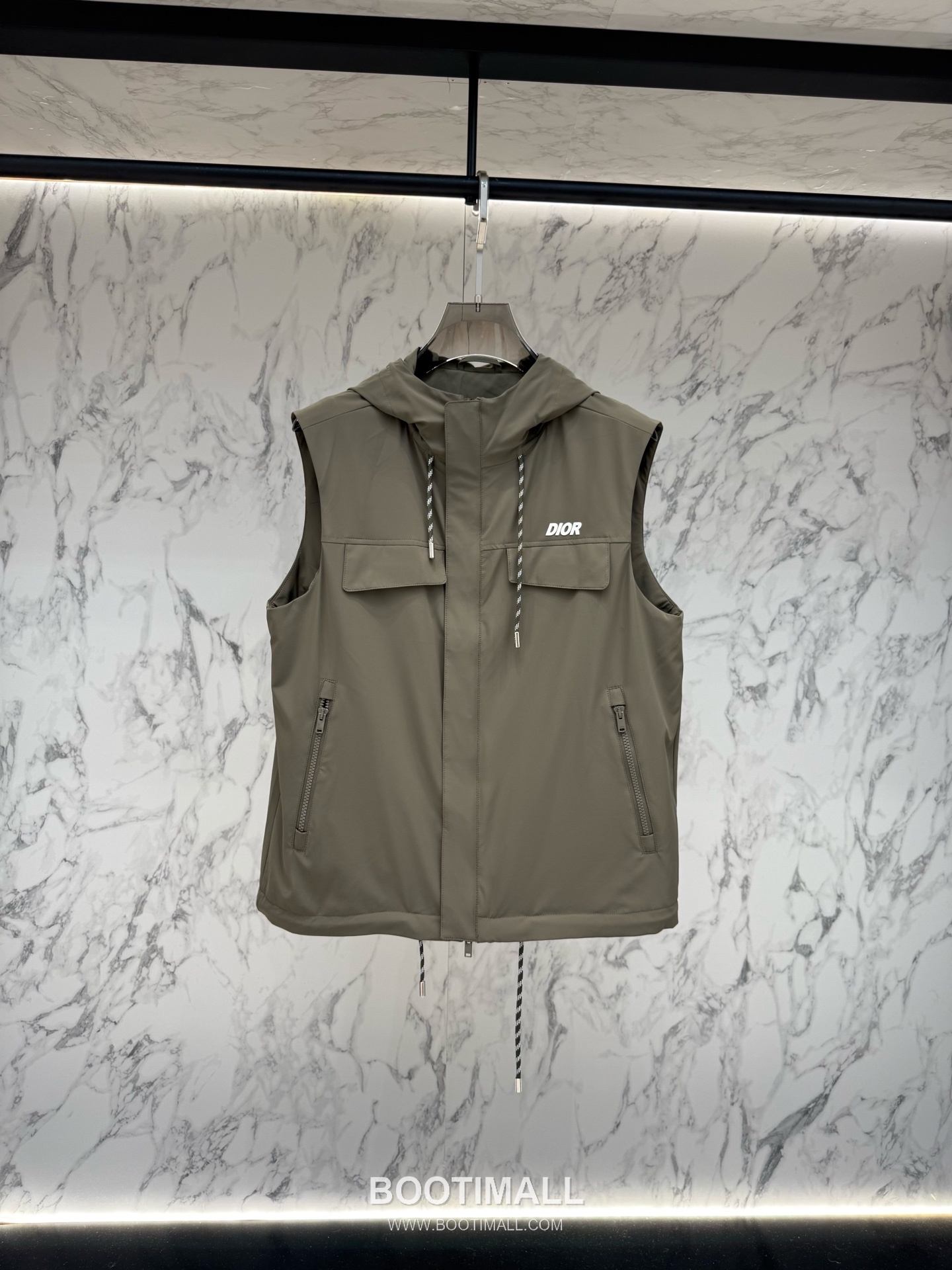 Dior Hooded Utility Khaki Windbreaker 디올 후드 유틸리티 카키 바람막이 1