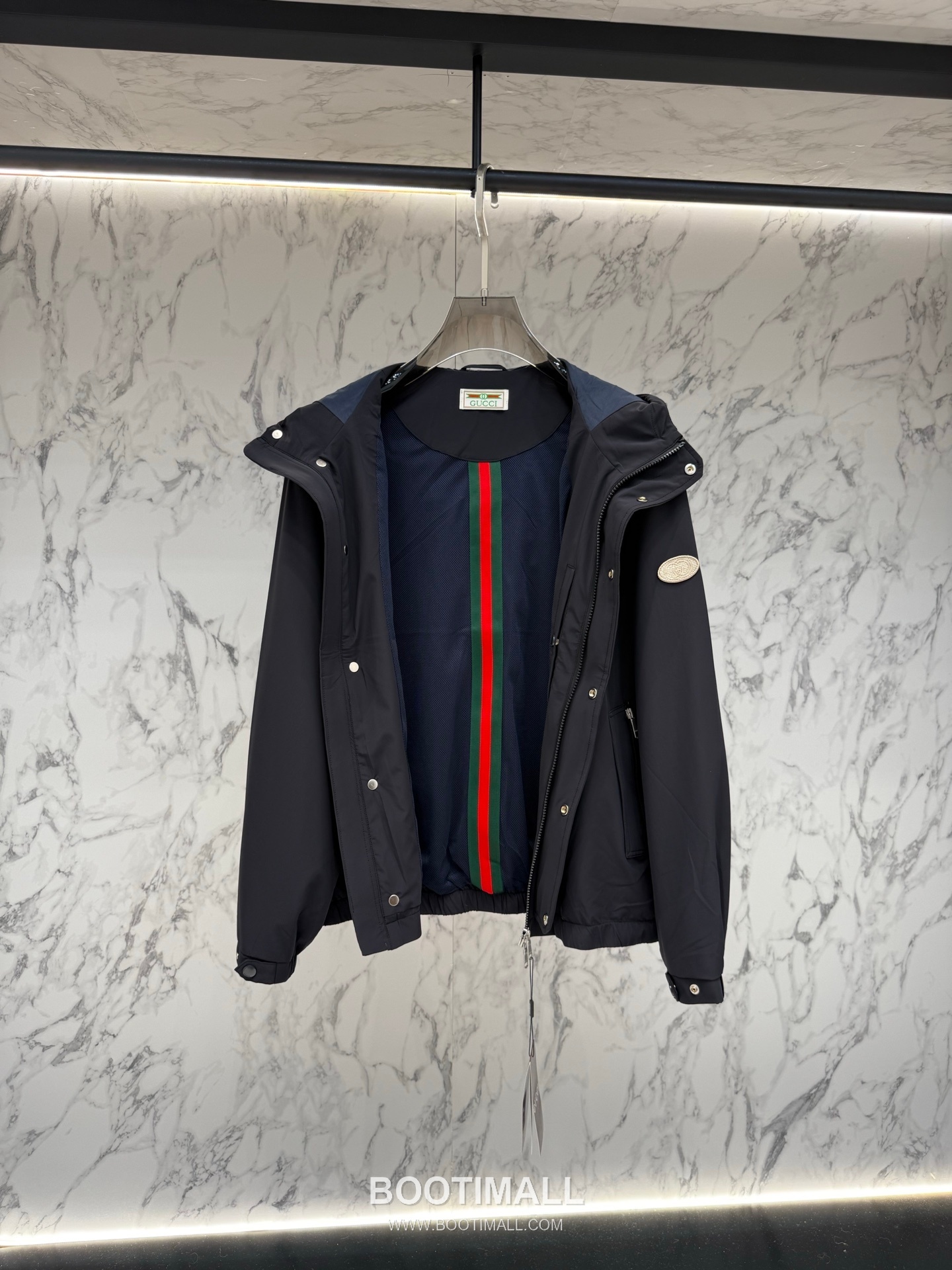 Gucci Logo Patch Hooded Outerwear White Windbreaker 구찌 로고 패치 후드 아우터 화이트 바람막이 6