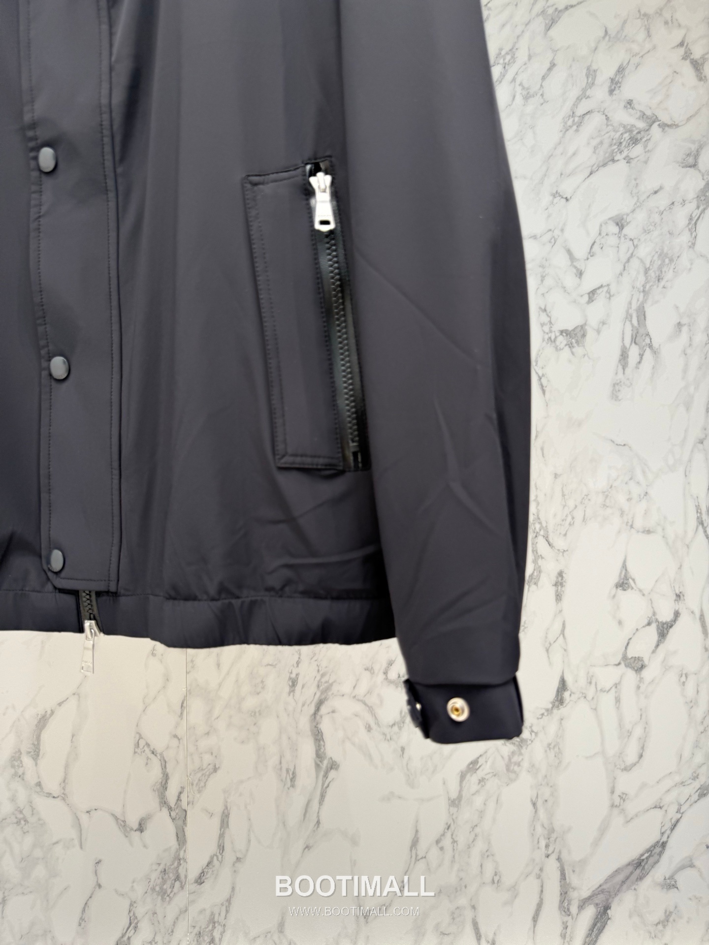 Gucci Logo Patch Hooded Outerwear White Windbreaker 구찌 로고 패치 후드 아우터 화이트 바람막이 8