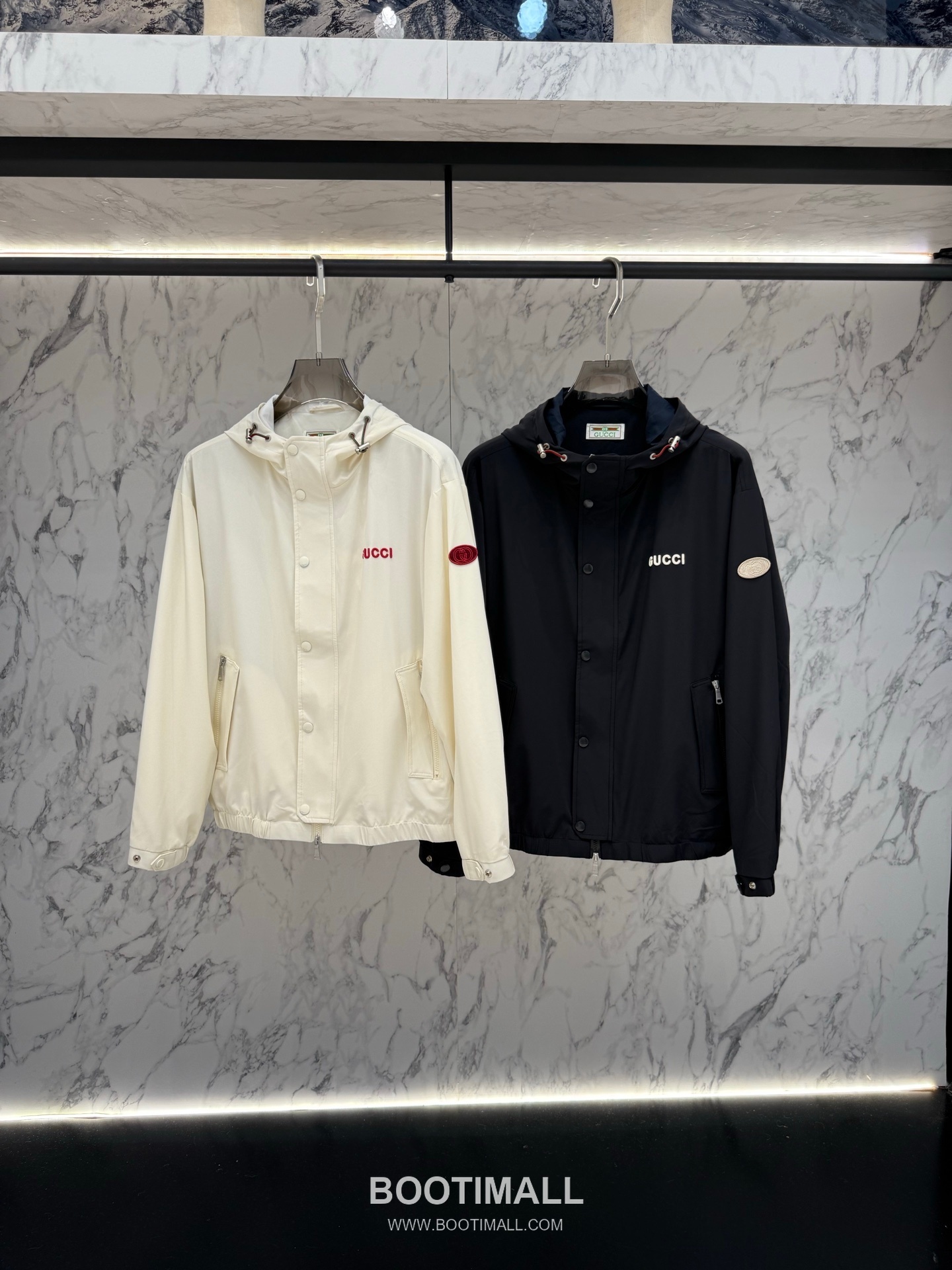 Gucci Logo Patch Hooded Outerwear White Windbreaker 구찌 로고 패치 후드 아우터 화이트 바람막이 2
