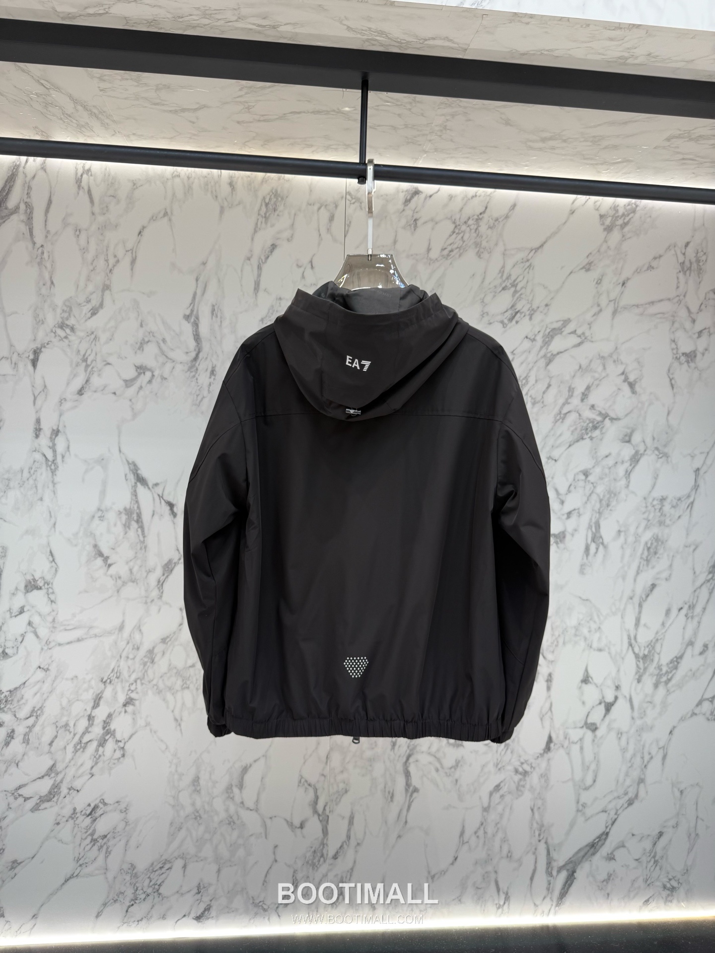 Prada SS26 Structured Tailored Lightweight Jacket 프라다 SS26 구조적 테일러드 라이트 재킷 3