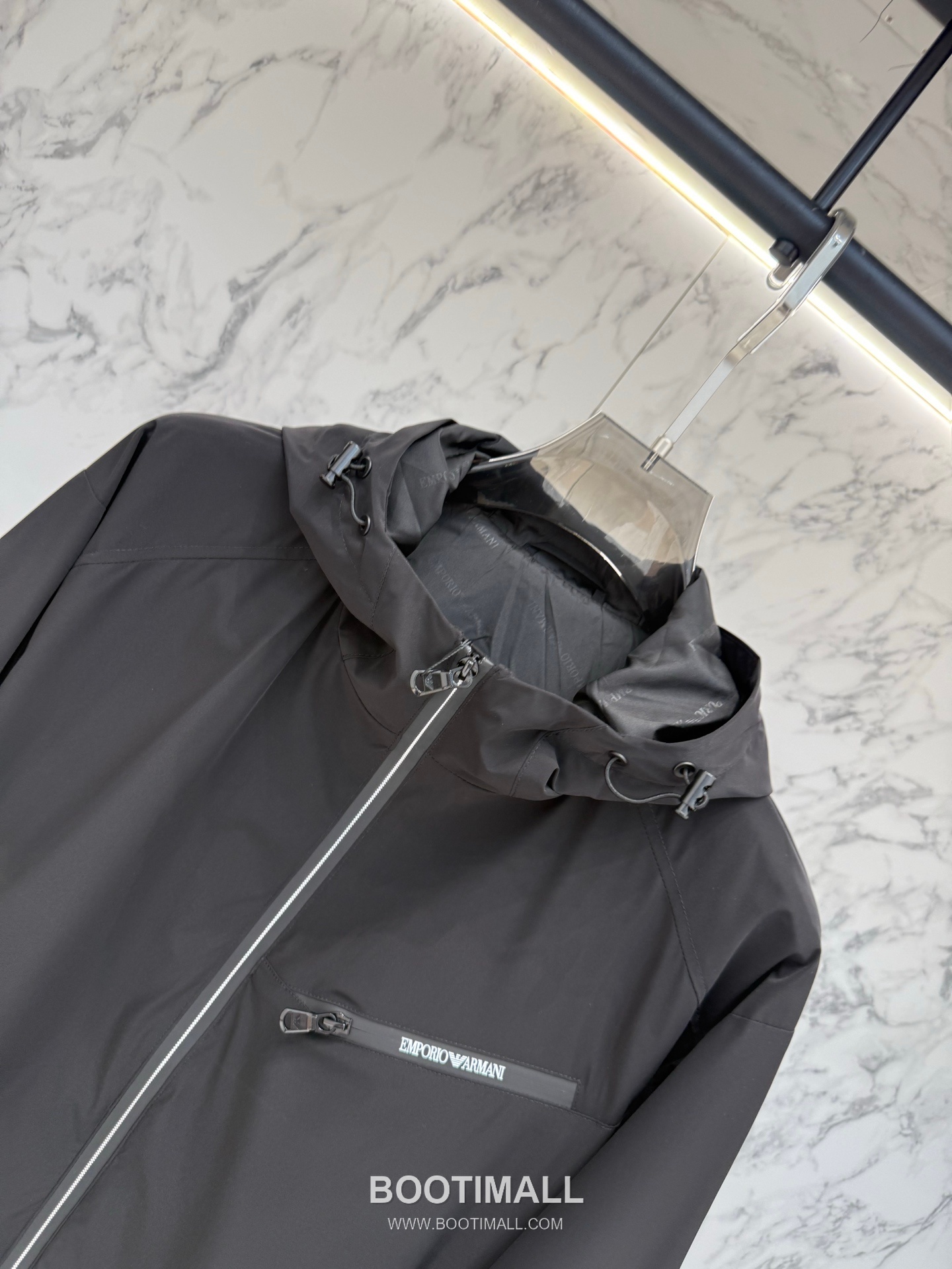 Prada SS26 Structured Tailored Lightweight Jacket 프라다 SS26 구조적 테일러드 라이트 재킷 4