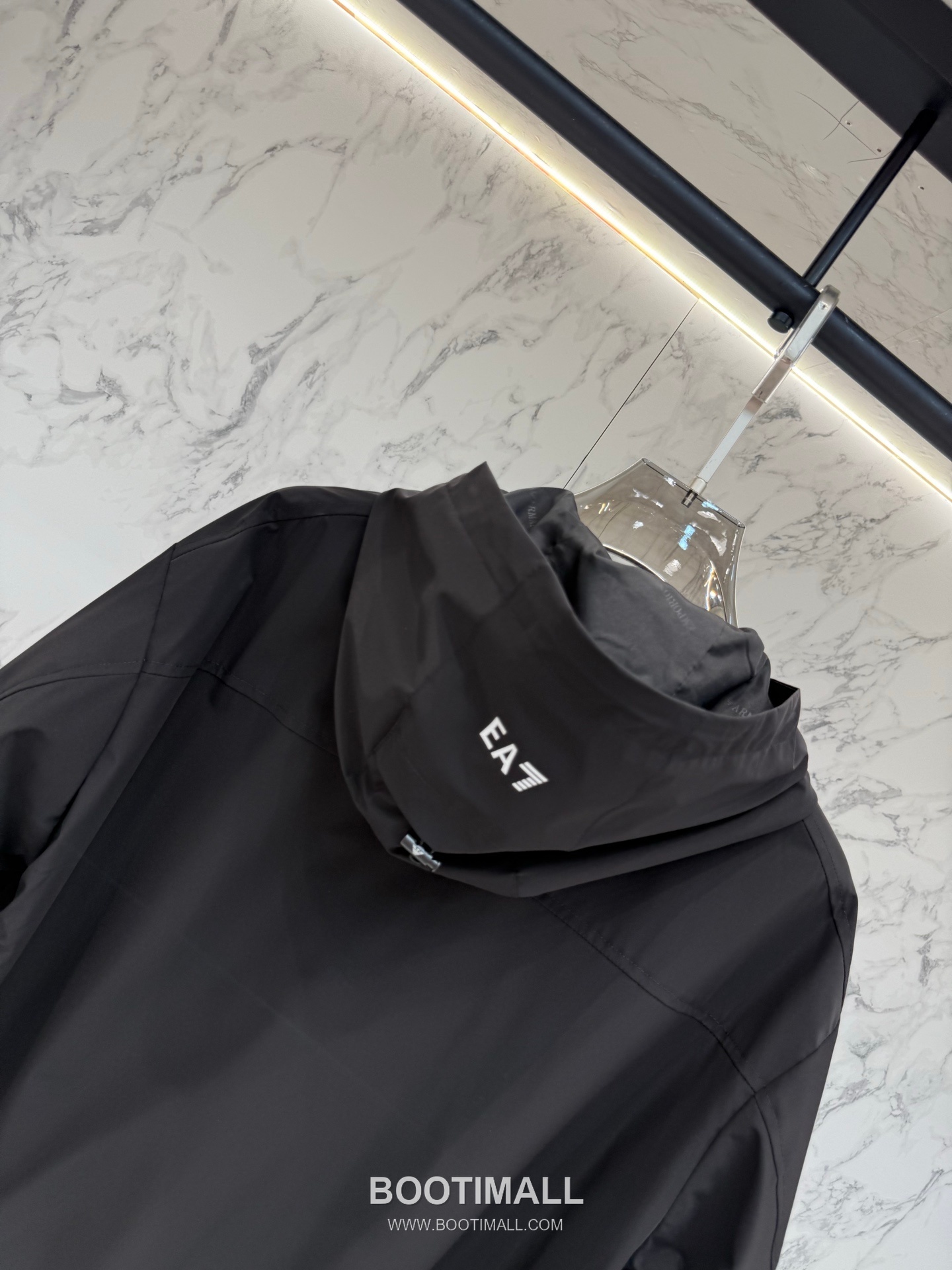 Prada SS26 Structured Tailored Lightweight Jacket 프라다 SS26 구조적 테일러드 라이트 재킷 9