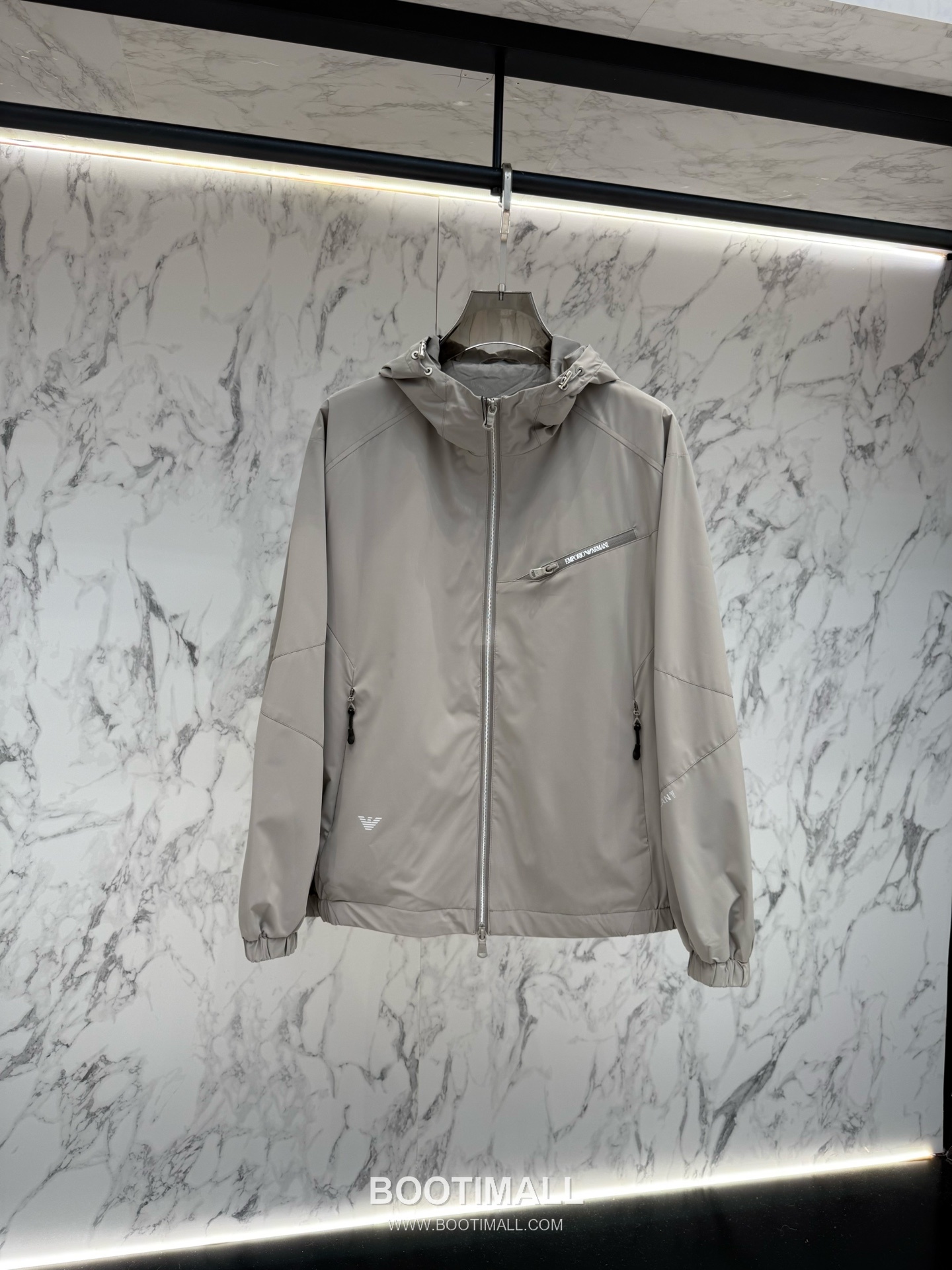 Prada SS26 Structured Tailored Lightweight Jacket 프라다 SS26 구조적 테일러드 라이트 재킷 1