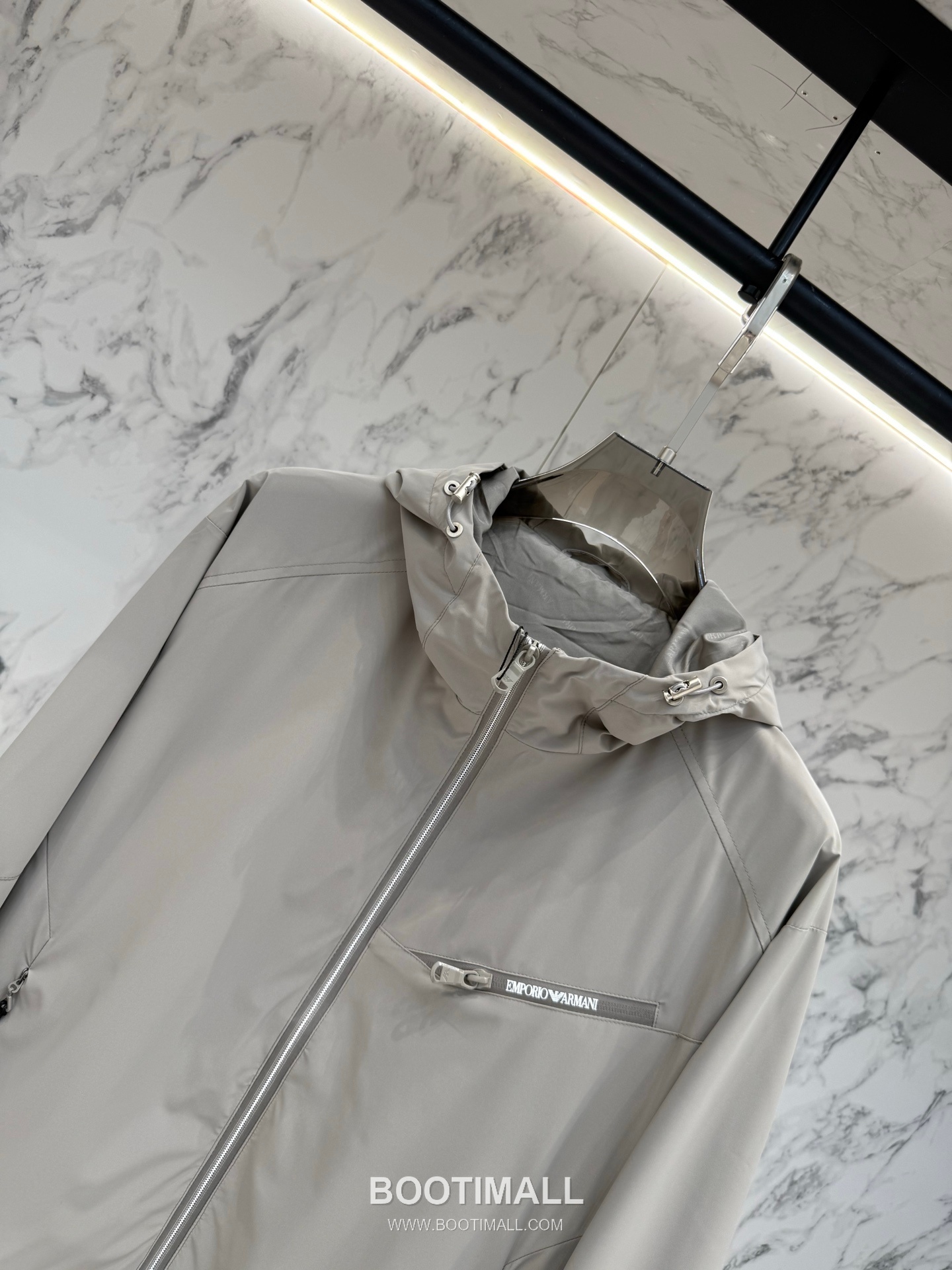 Prada SS26 Structured Tailored Lightweight Jacket 프라다 SS26 구조적 테일러드 라이트 재킷 4