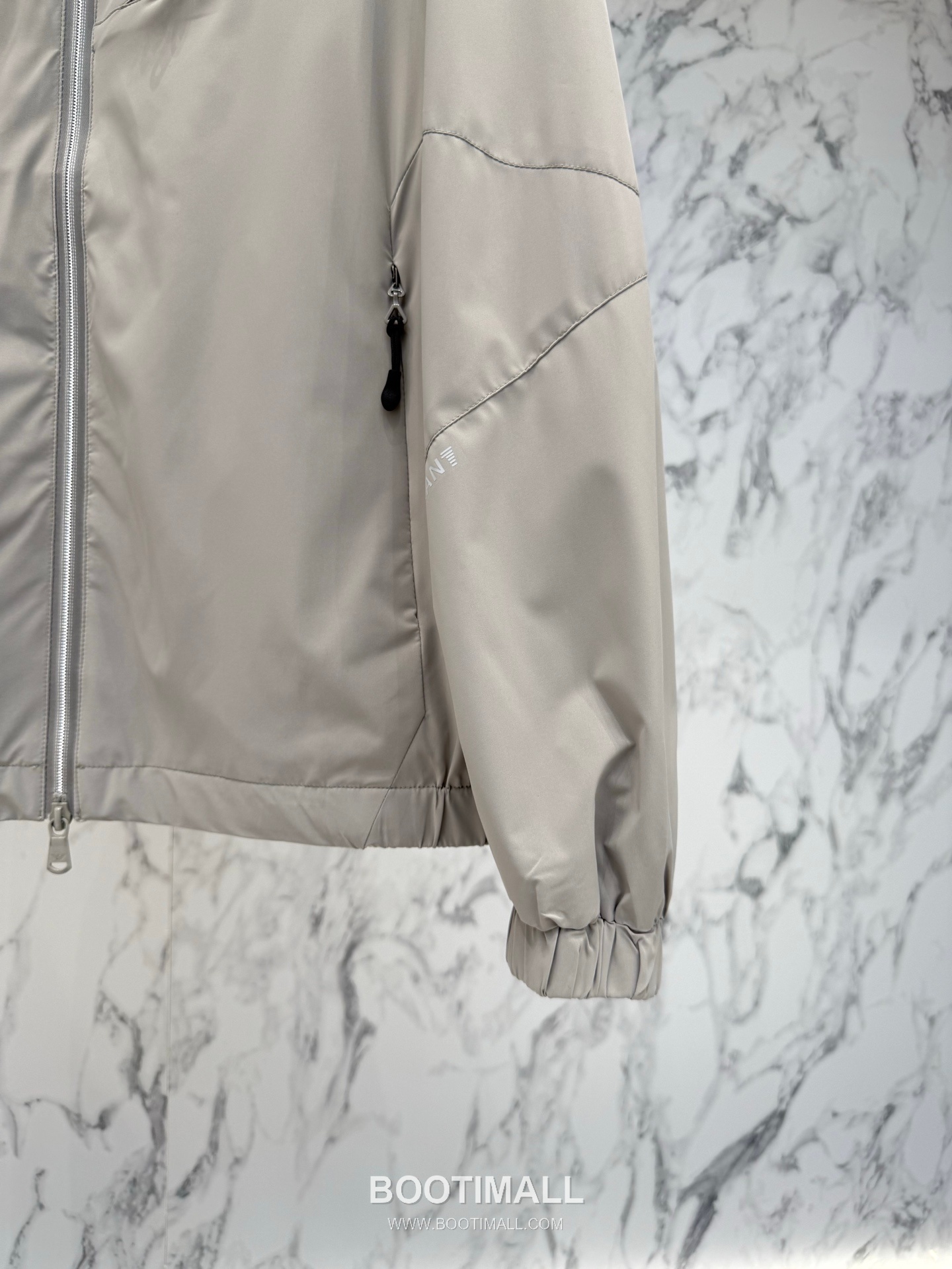 Prada SS26 Structured Tailored Lightweight Jacket 프라다 SS26 구조적 테일러드 라이트 재킷 7