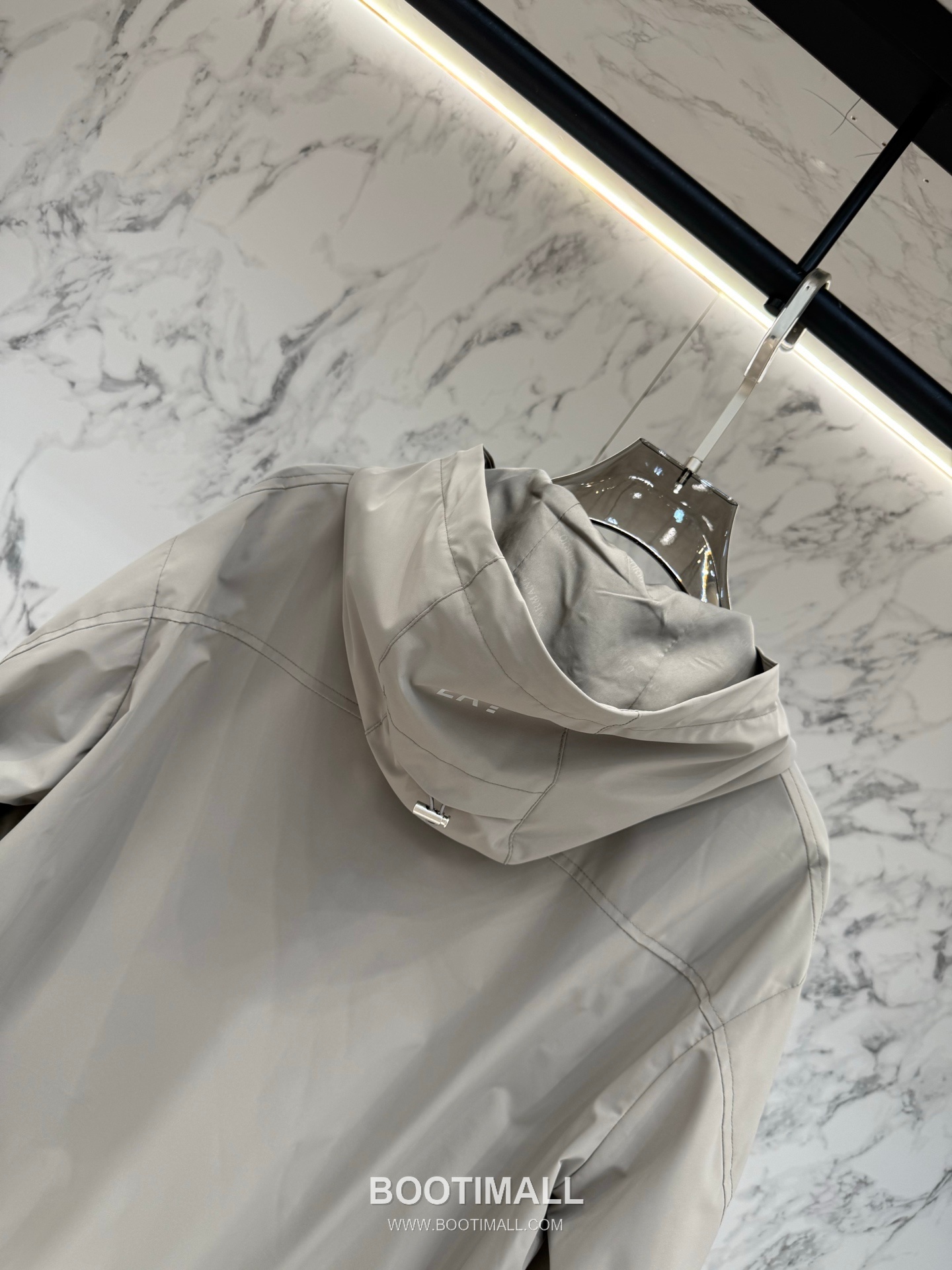 Prada SS26 Structured Tailored Lightweight Jacket 프라다 SS26 구조적 테일러드 라이트 재킷 9