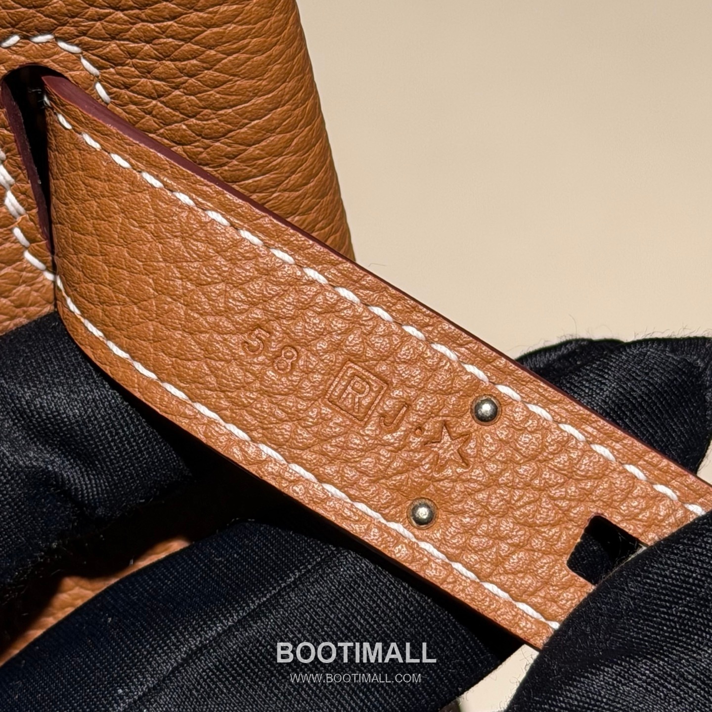 Hermes So Kelly 22 Togo Leather Gold Shoulder Bag 에르메스 소 켈리 22 토고 가죽 골드 숄더백 22cm 9