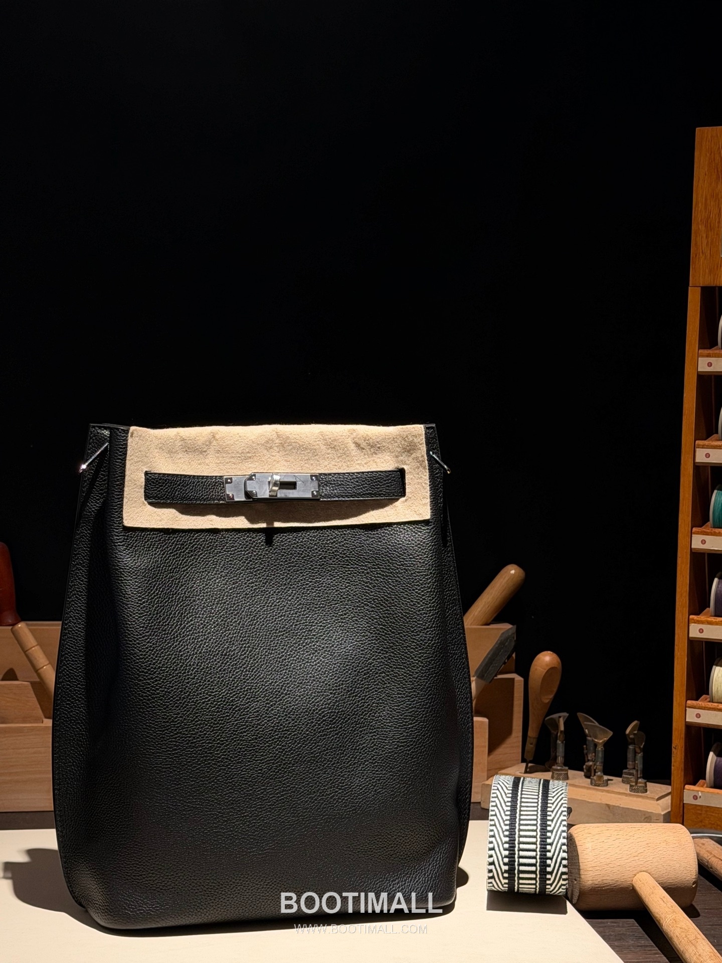 Hermes So Kelly 22 Togo Leather Black Top Handle Bag 에르메스 소 켈리 22 토고 레더 블랙 탑핸들백 22cm 1