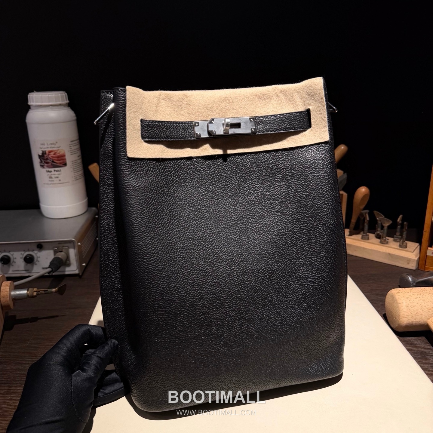 Hermes So Kelly 22 Togo Leather Black Top Handle Bag 에르메스 소 켈리 22 토고 레더 블랙 탑핸들백 22cm 4