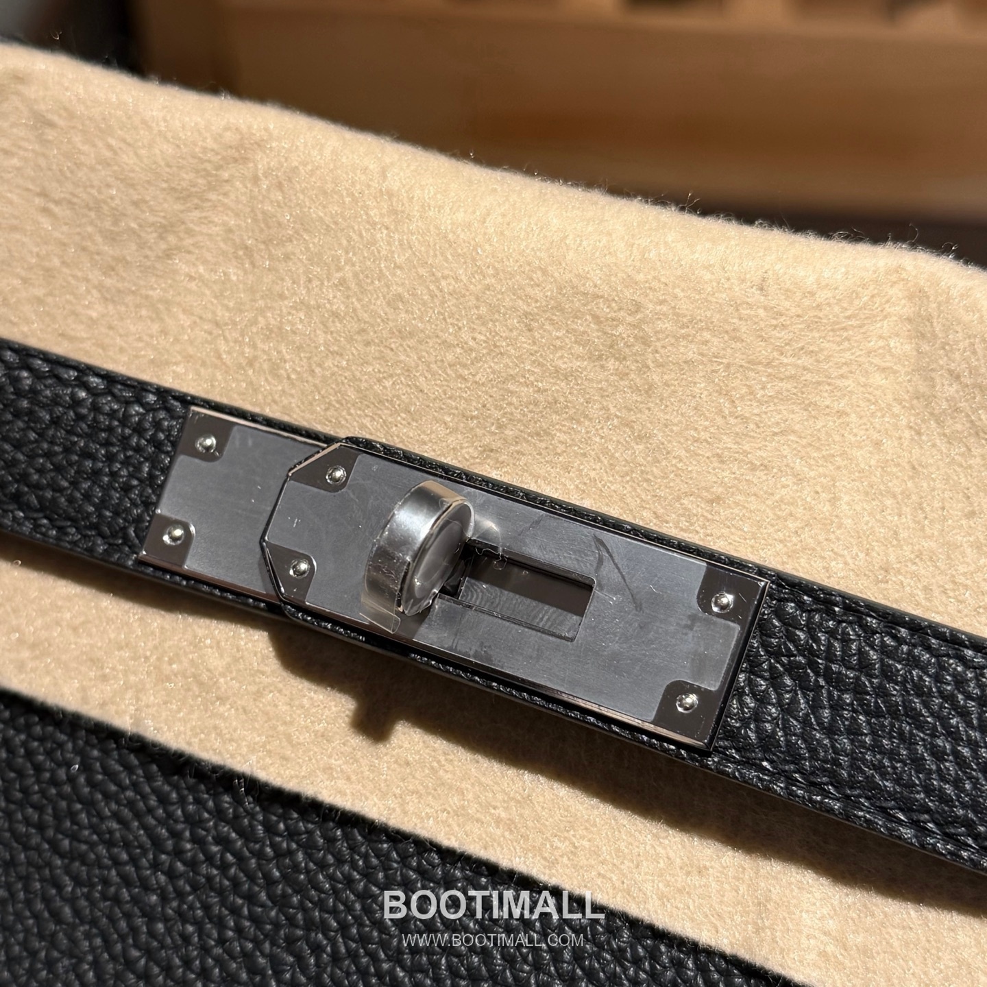 Hermes So Kelly 22 Togo Leather Black Top Handle Bag 에르메스 소 켈리 22 토고 레더 블랙 탑핸들백 22cm 7