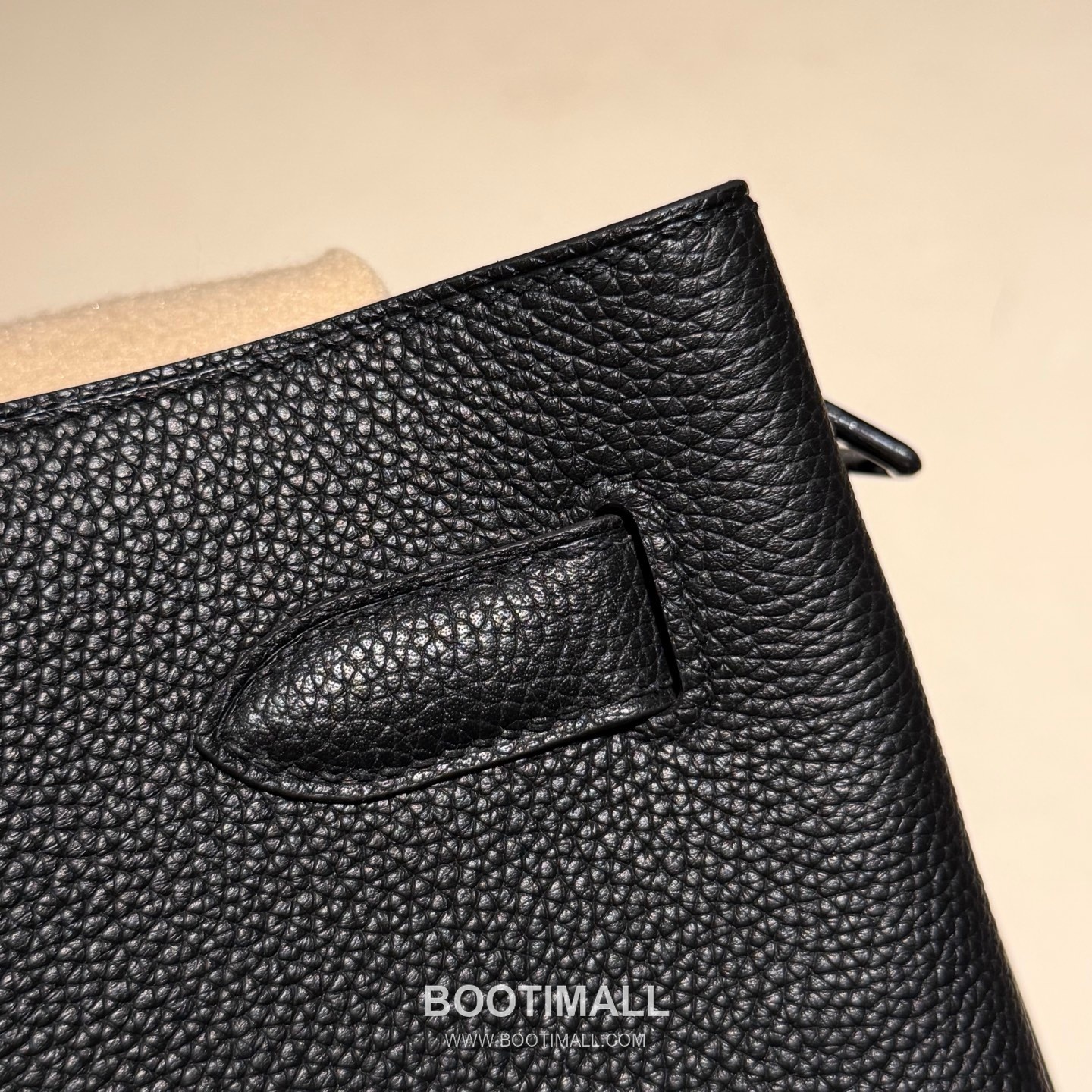 Hermes So Kelly 22 Togo Leather Black Top Handle Bag 에르메스 소 켈리 22 토고 레더 블랙 탑핸들백 22cm 9