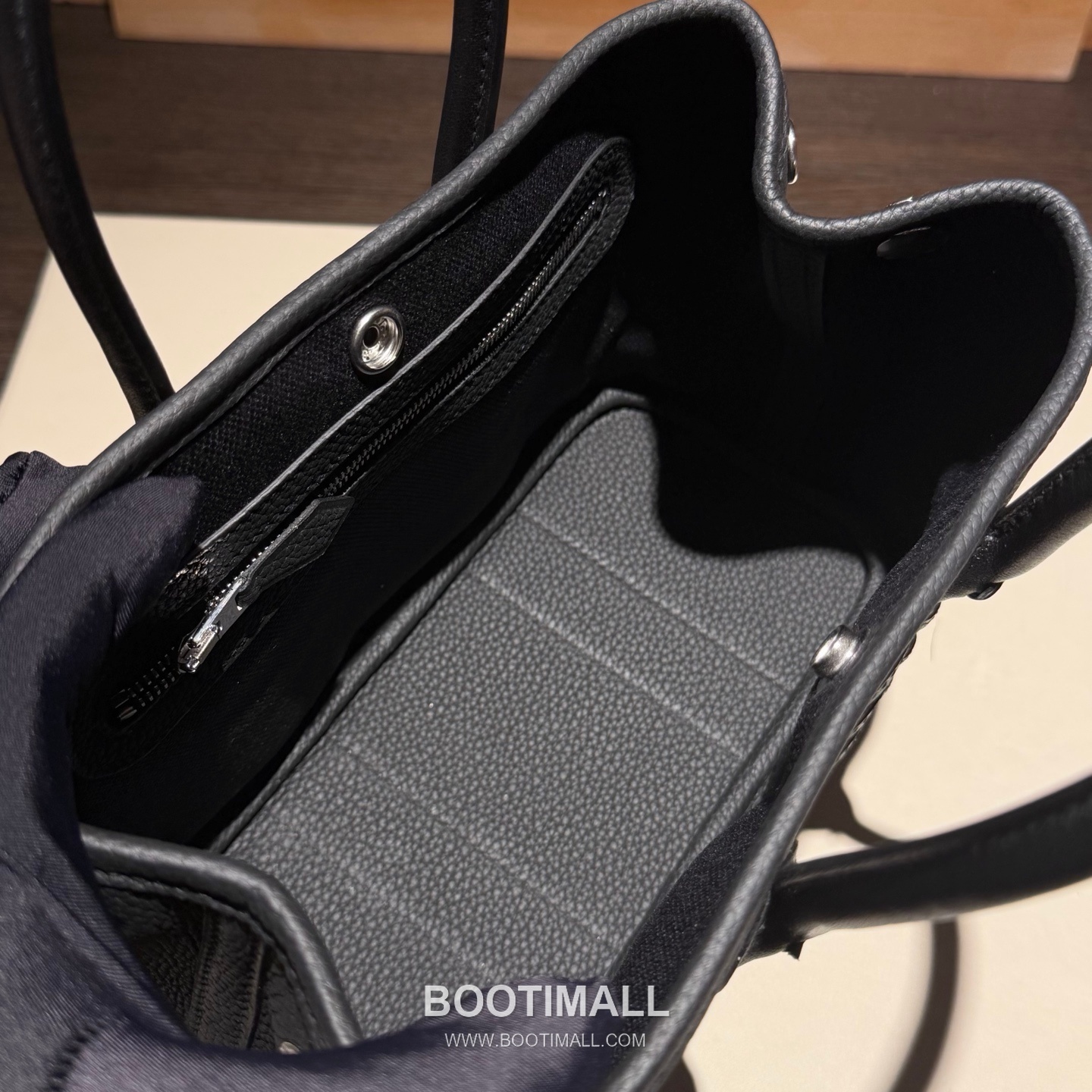 Hermès Neo Garden 23 Woven Ntogo and Swift Calfskin Black Tote Bag 에르메스 네오 가든 23 위븐 엔토고·스위프트 송아지 가죽 블랙 토트백 23cm 10