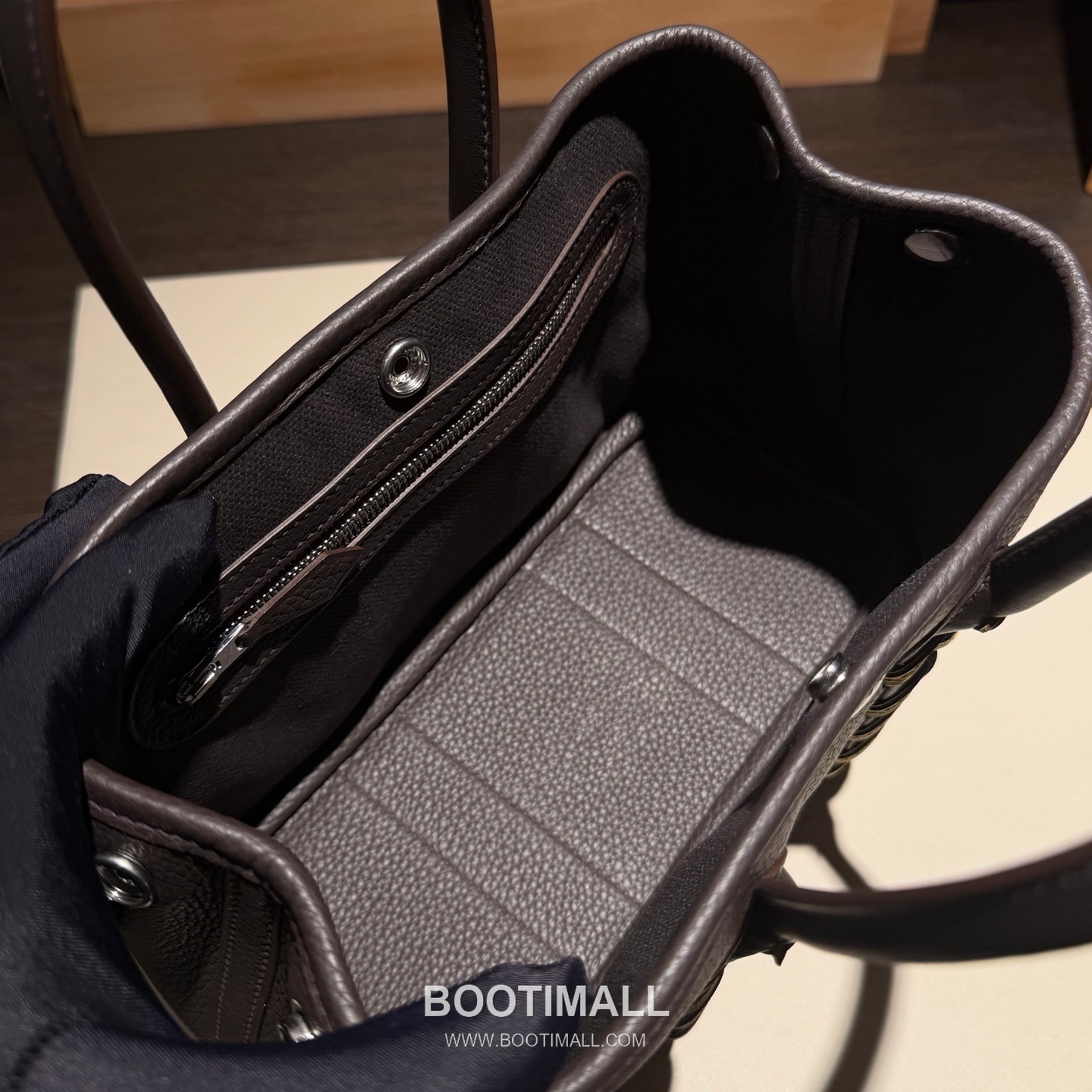 Hermès Neo Garden 23 Braided Ntogo and Swift Calfskin Ebony Tote Bag 에르메스 네오 가든 23 브레이디드 엔토고·스위프트 송아지 가죽 에보니 토트백 23cm 10