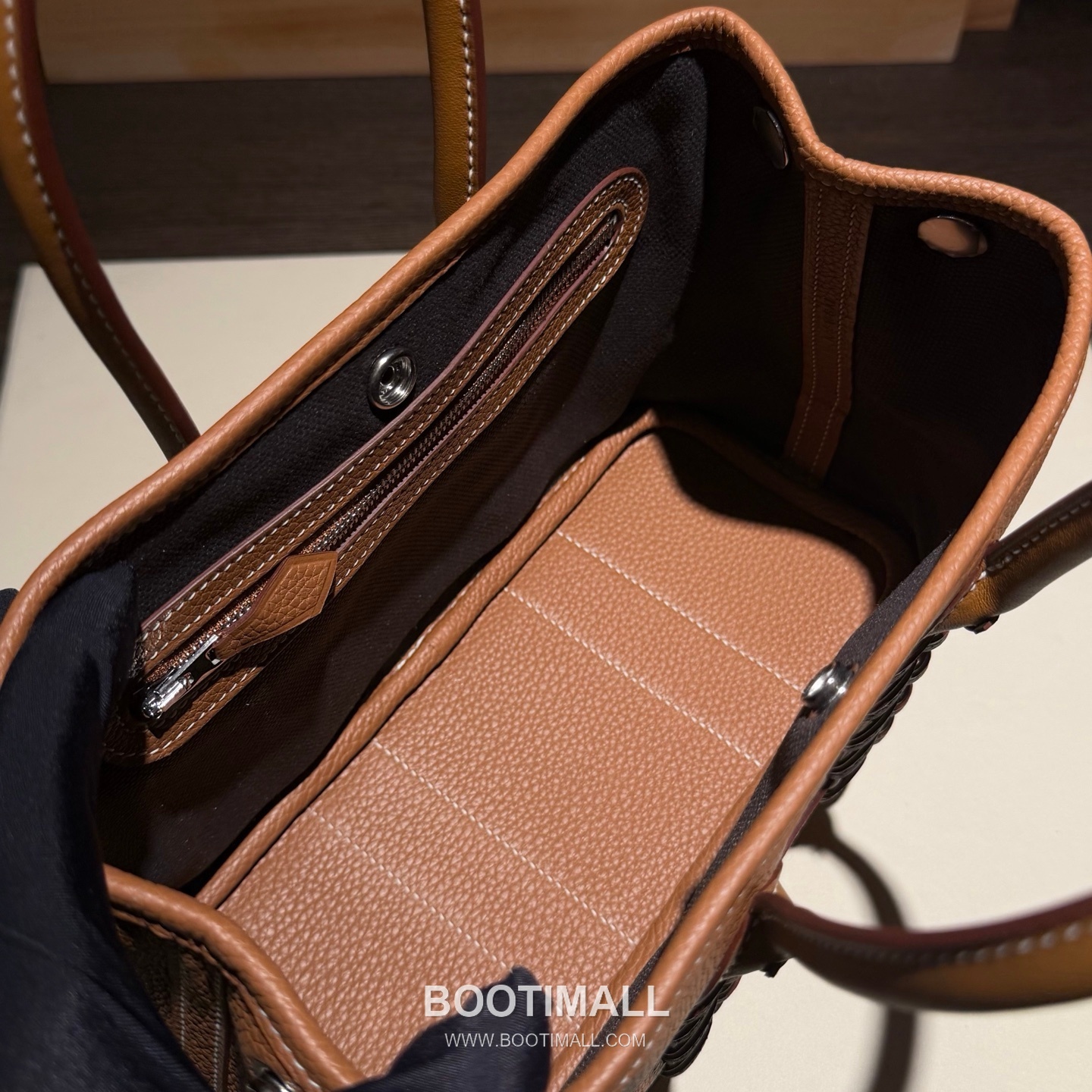 Hermès Neo Garden 23 Woven Ntogo and Swift Calfskin Black Tote Bag 에르메스 네오 가든 23 위븐 엔토고·스위프트 송아지 가죽 블랙 토트백 10