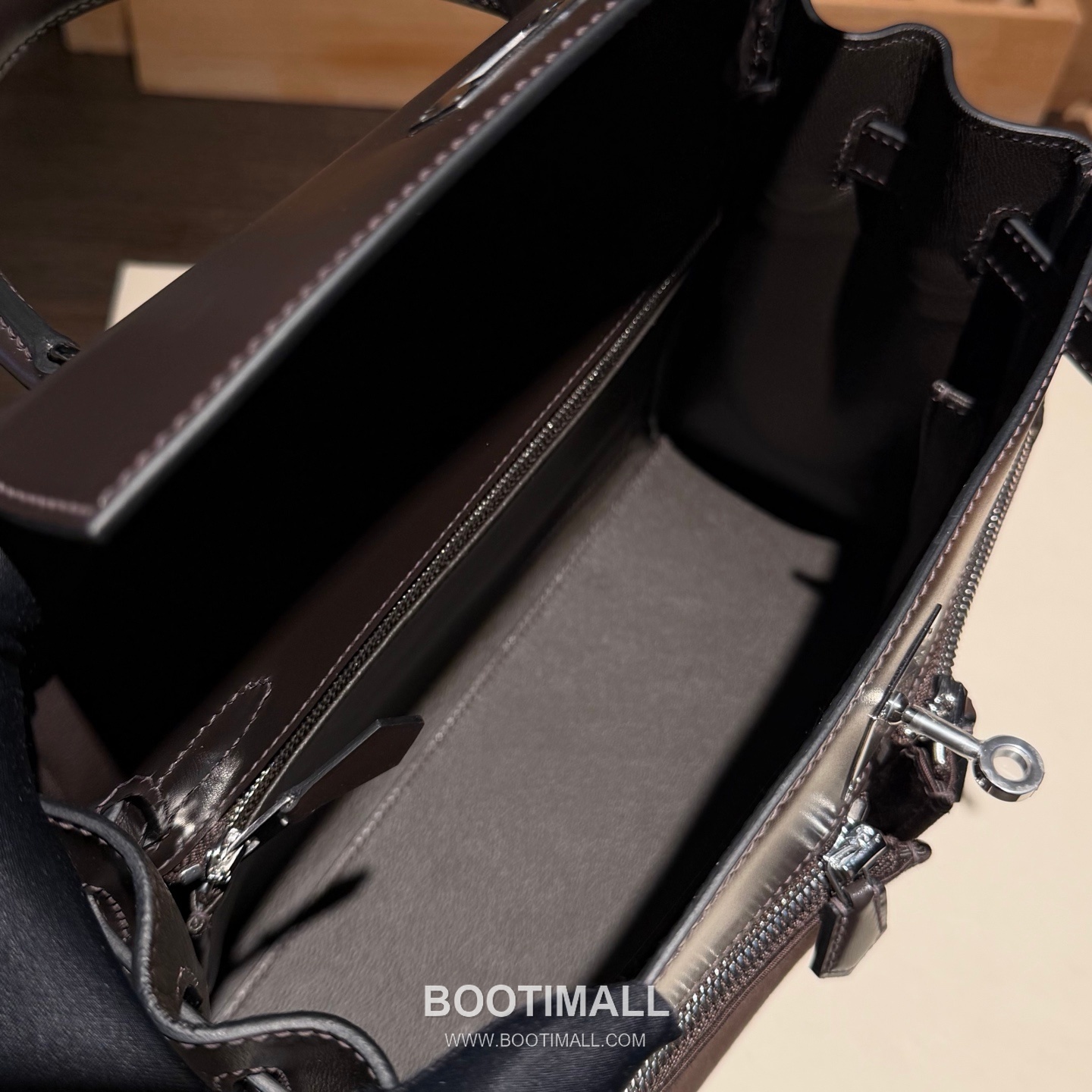 Hermès Kelly Lakis 28 Box Calfskin Leather Ebony Handbag 에르메스 켈리 라키스 28 박스 카프스킨 레더 에보니 핸드백 28cm 11