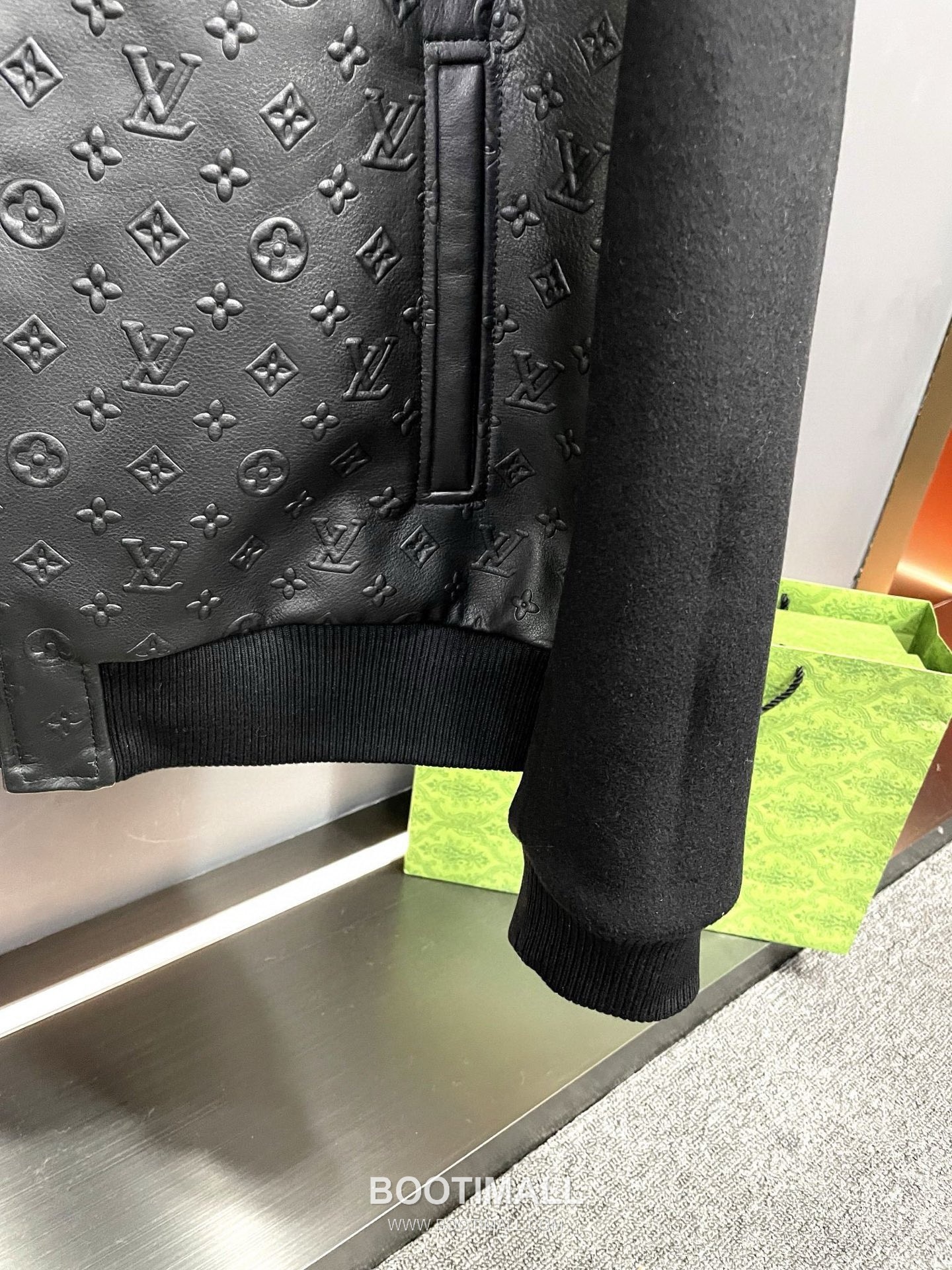 Louis Vuitton Lambskin Cashmere Panel Jacket Lambskin, Black 루이비통 램스킨 캐시미어 패널 재킷 블랙 15