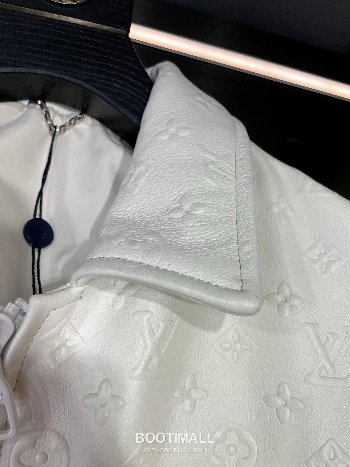 Louis Vuitton 2026 Embossed Leather Jacket Lambskin, Cashmere Black 루이비통 2026 엠보스 가죽 재킷 양가죽, 캐시미어 블랙 5