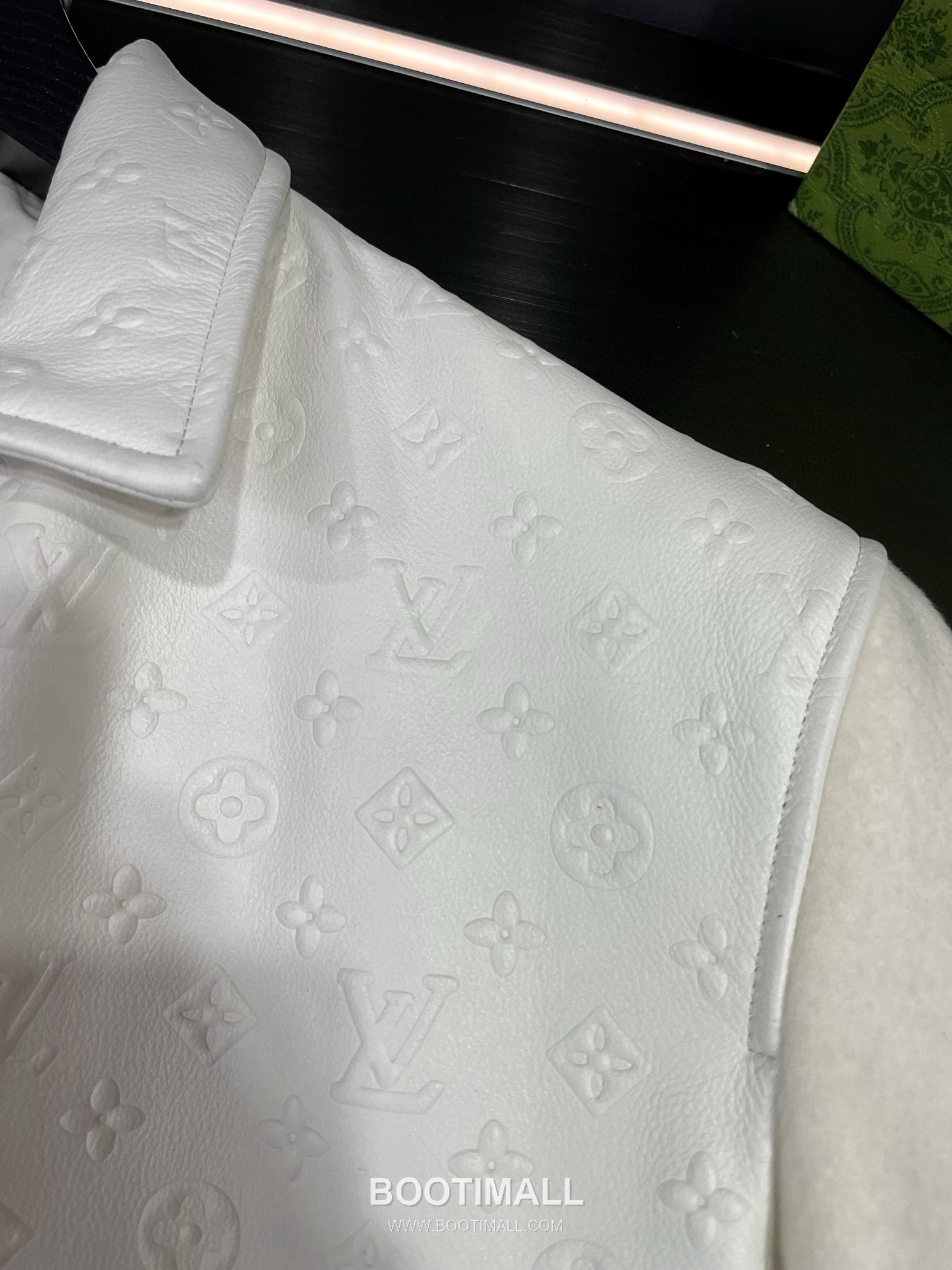 Louis Vuitton 2026 Embossed Leather Jacket Lambskin, Cashmere Black 루이비통 2026 엠보스 가죽 재킷 양가죽, 캐시미어 블랙 6