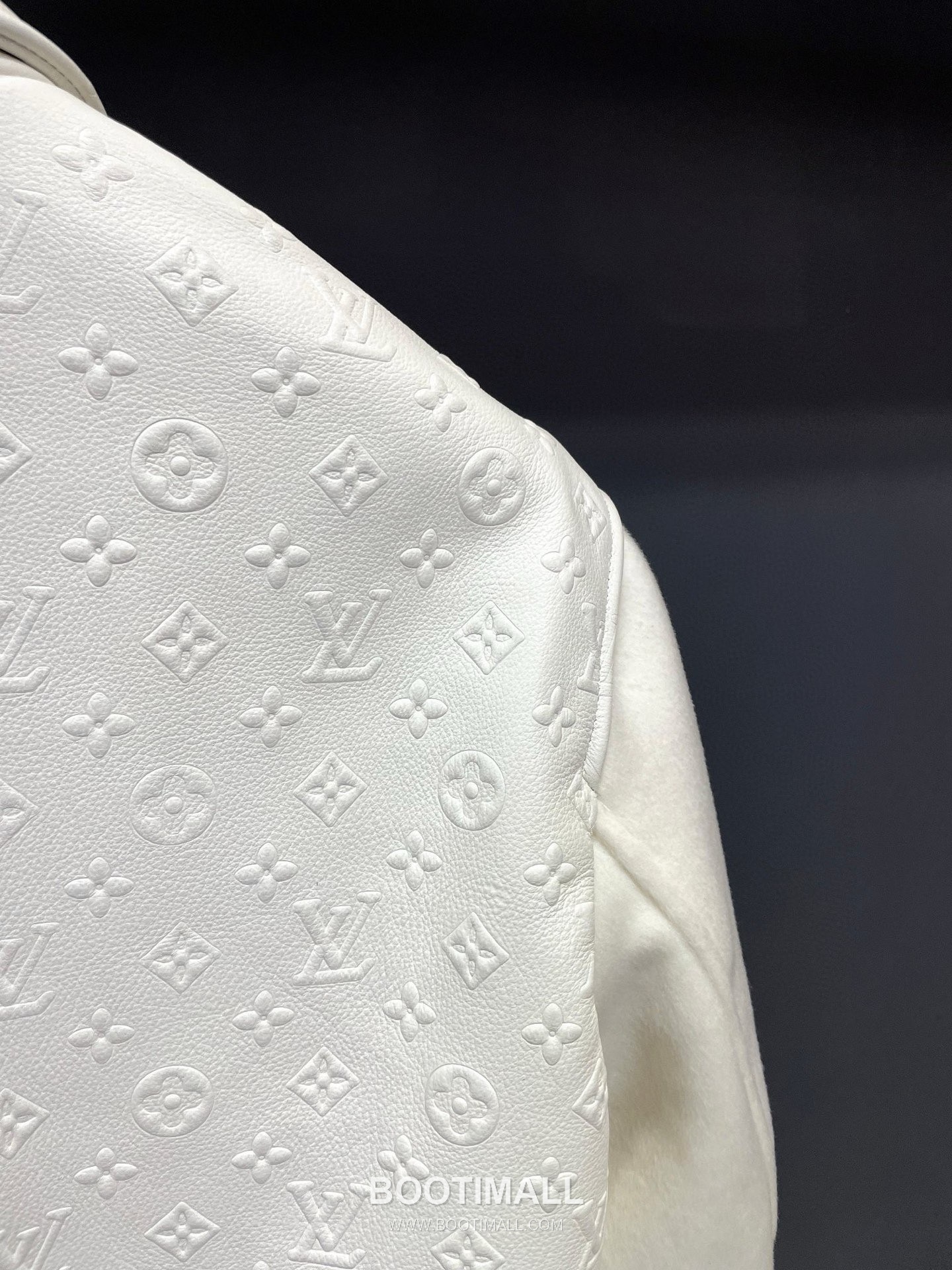 Louis Vuitton 2026 Embossed Leather Jacket Lambskin, Cashmere Black 루이비통 2026 엠보스 가죽 재킷 양가죽, 캐시미어 블랙 13