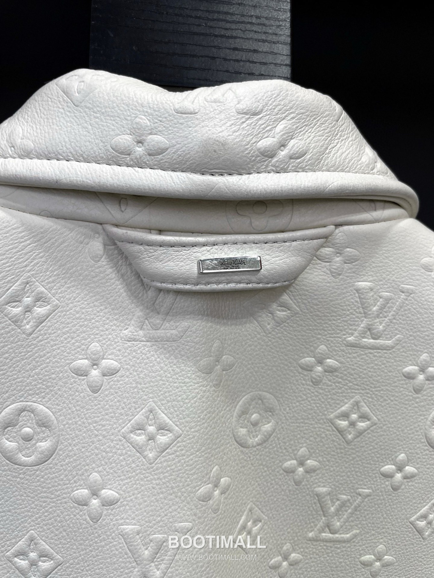 Louis Vuitton 2026 Embossed Leather Jacket Lambskin, Cashmere Black 루이비통 2026 엠보스 가죽 재킷 양가죽, 캐시미어 블랙 15