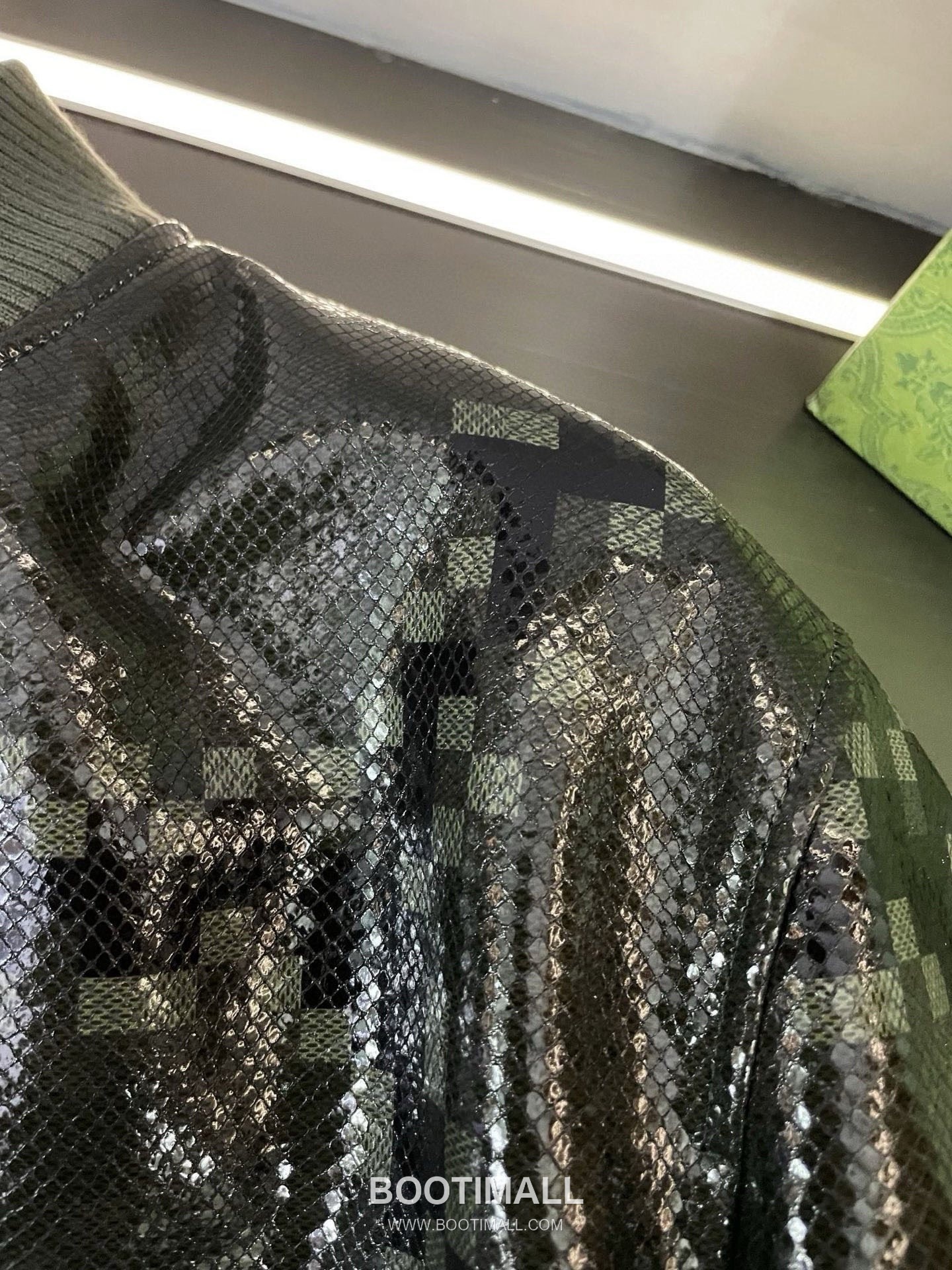 Louis Vuitton Snakeskin-Embossed Damier Leather Jacket Lambskin 루이비통 스네이크 엠보스드 다미에 가죽 재킷 양가죽 10