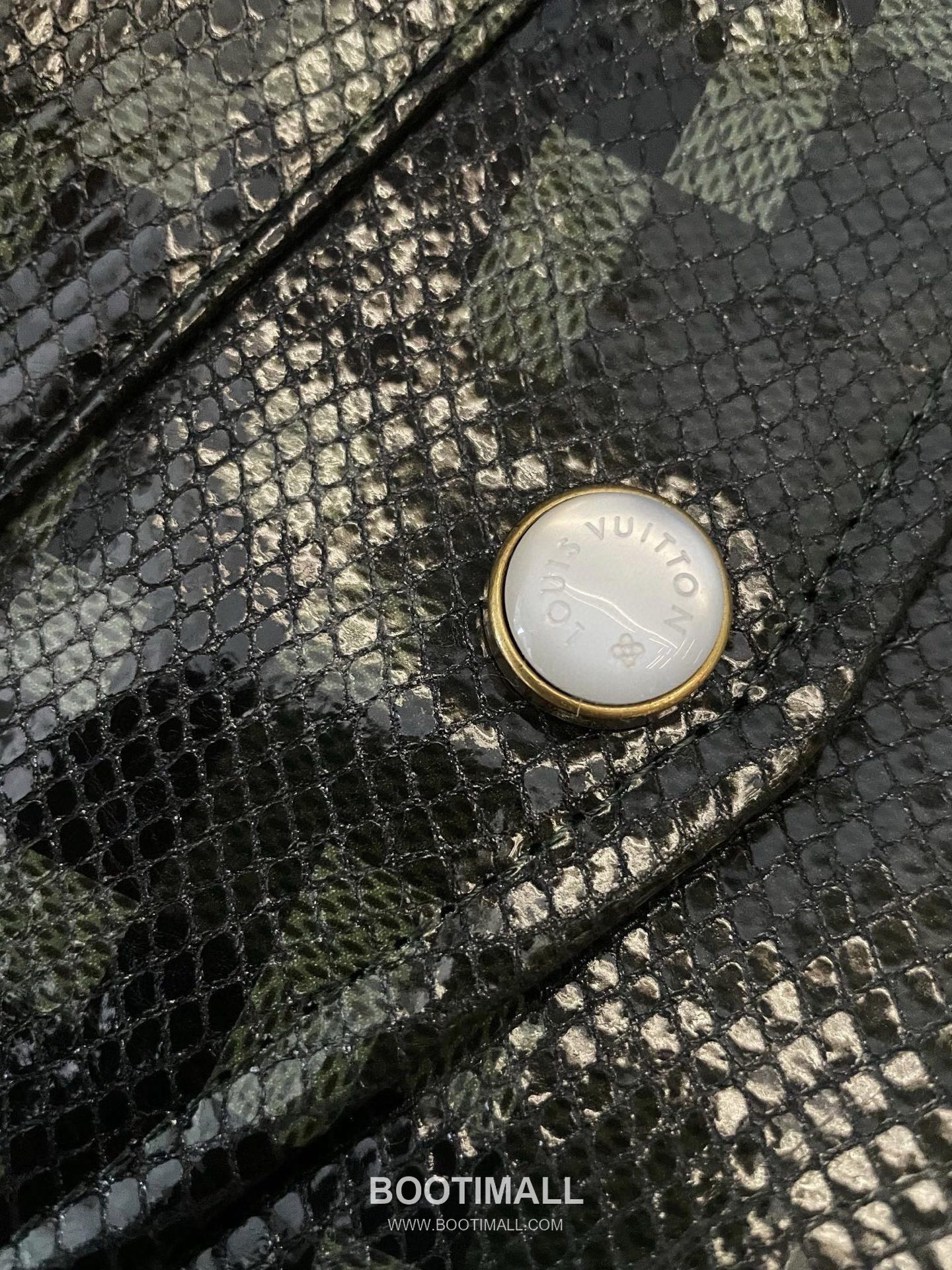 Louis Vuitton Snakeskin-Embossed Damier Leather Jacket Lambskin 루이비통 스네이크 엠보스드 다미에 가죽 재킷 양가죽 11